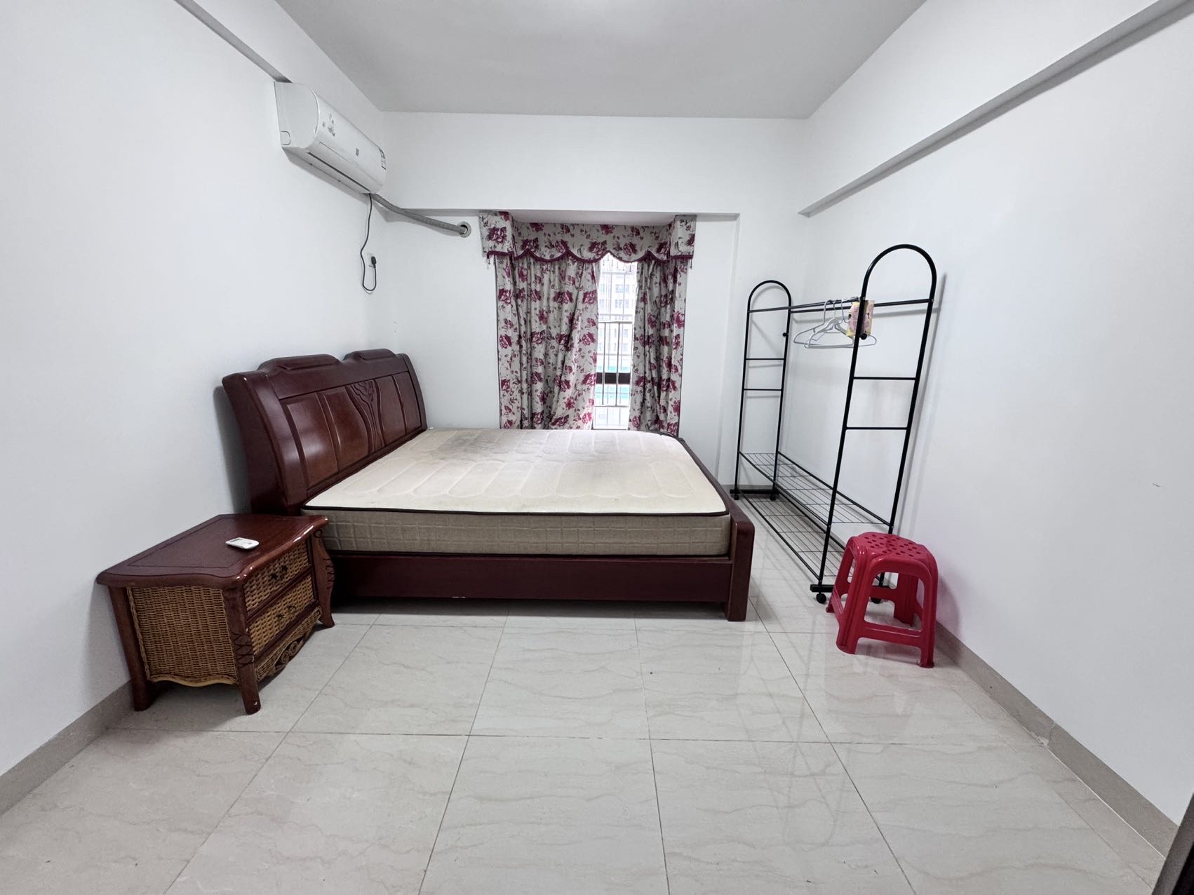 金银小区  2室2厅1卫    93.0万 金银小区  2室2厅1卫    93.0万客厅