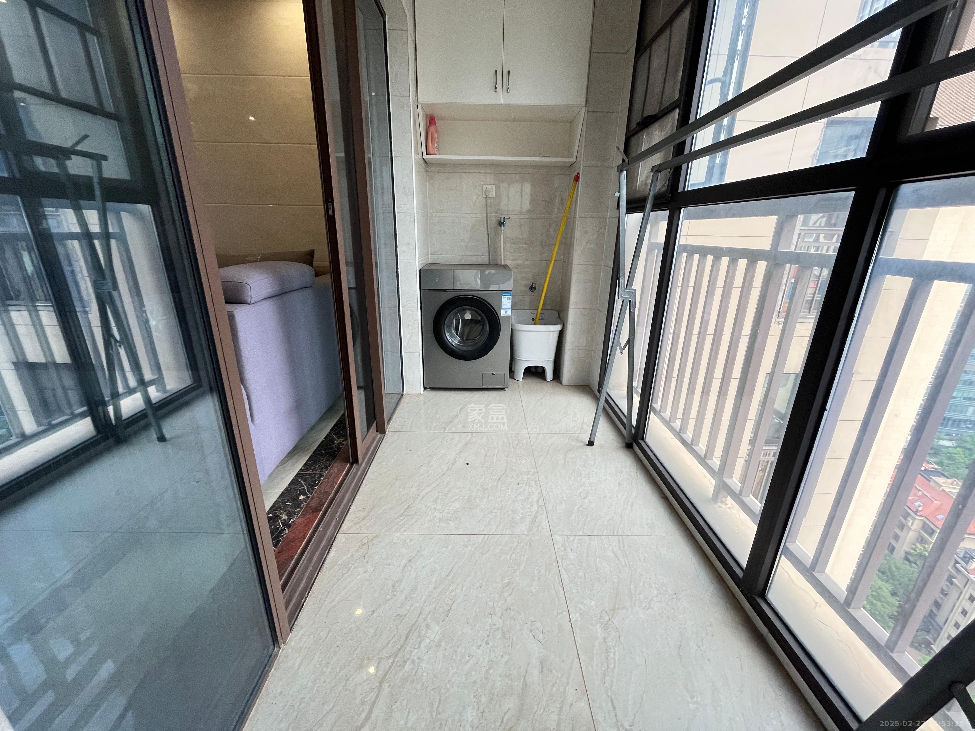 世茂铂翠湾二期  3室2厅2卫   3300.00元/月室内图