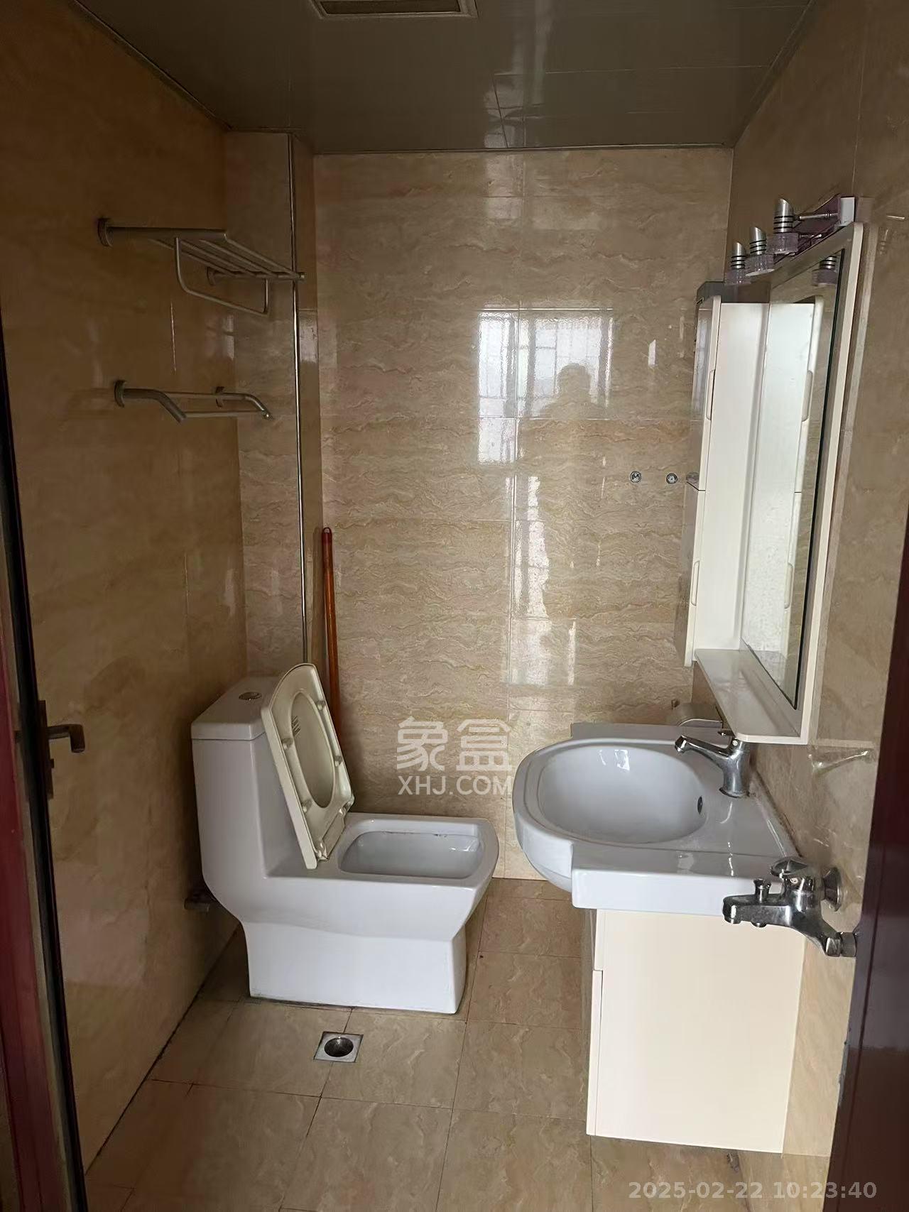 湘府东苑 3室2厅1卫 2300.0元/月 湘府东苑 3室2厅1卫 2300.0元/月室内图