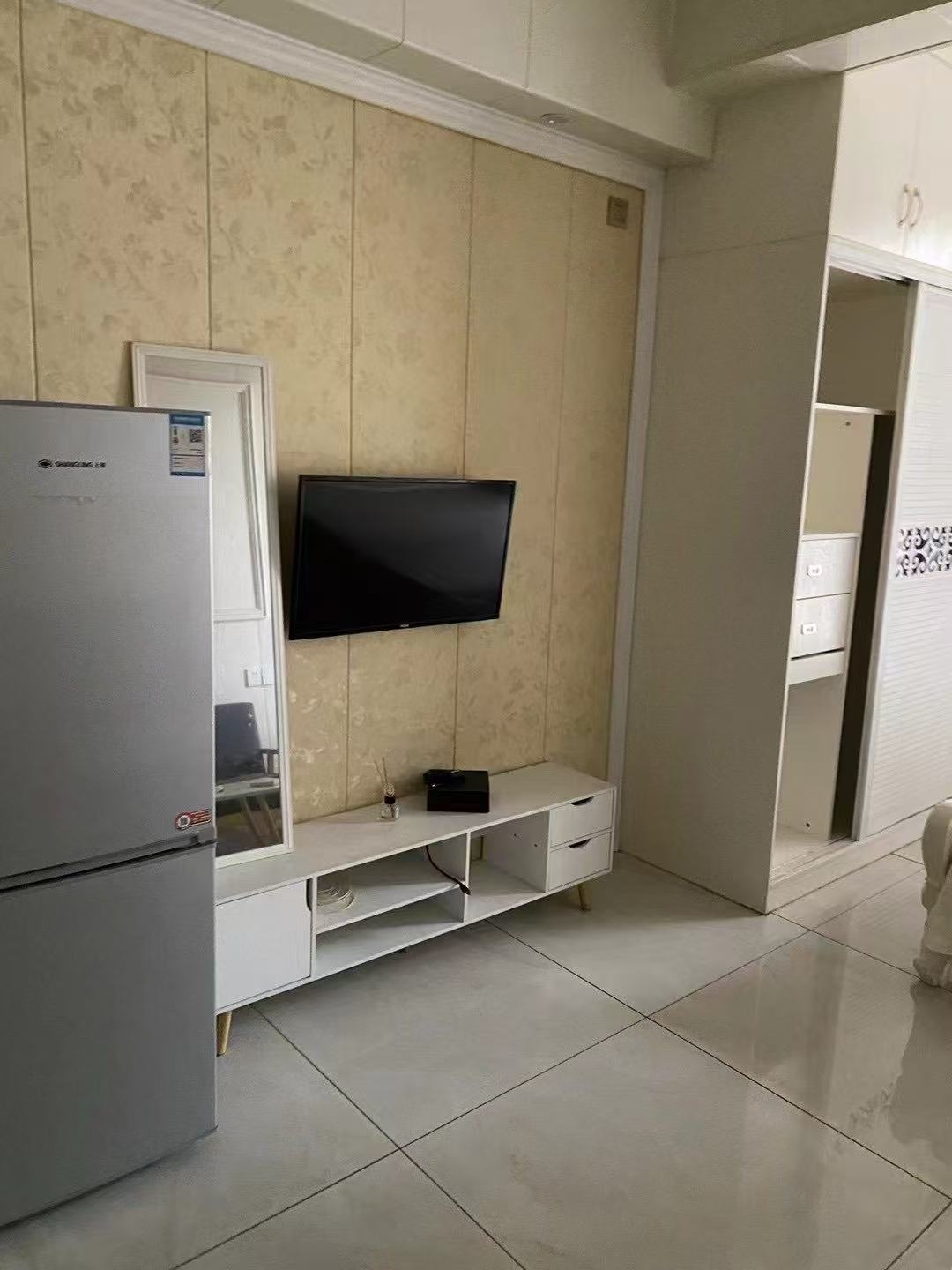 五洲富隆中心 1室1厅1卫 1100.0元/月 五洲富隆中心 1室1厅1卫 1100.0元/月室内图