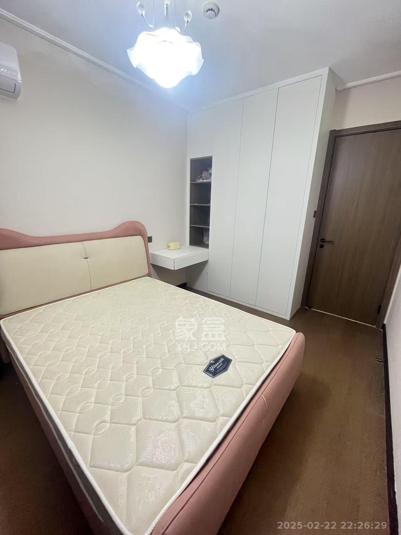 卓越中寰  3室2厅2卫   4800.00元/月室内图