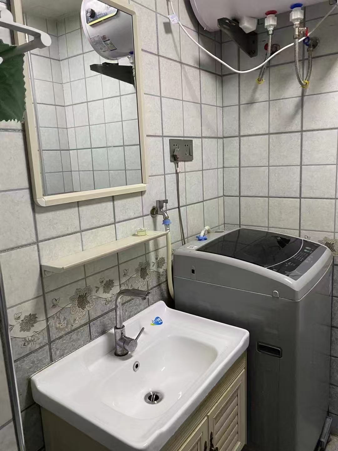 五洲富隆中心 1室1厅1卫 1100.0元/月 五洲富隆中心 1室1厅1卫 1100.0元/月室内图