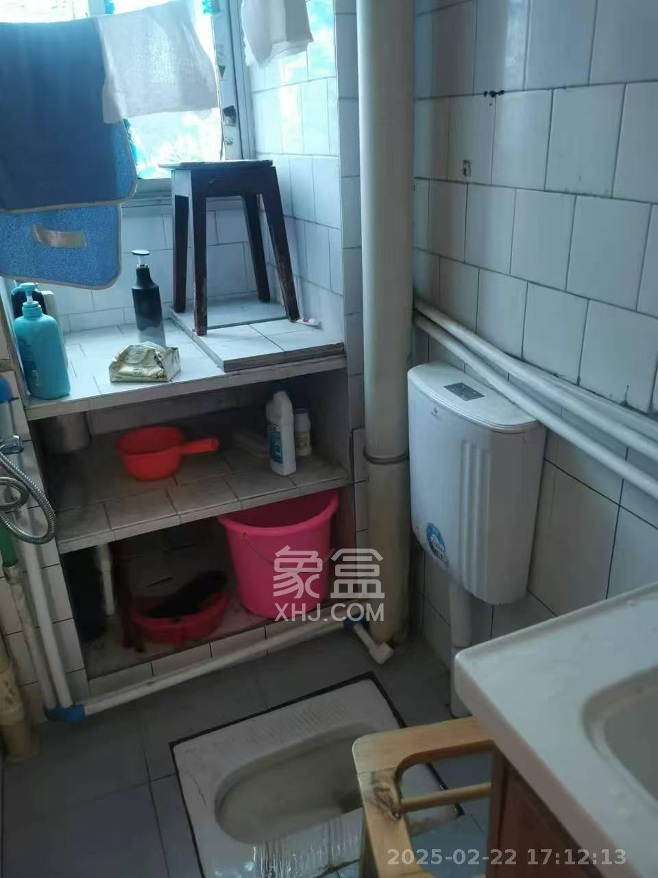 原石油厂宿舍 2室2厅1卫 1500.0元/月 原石油厂宿舍 2室2厅1卫 1500.0元/月室内图