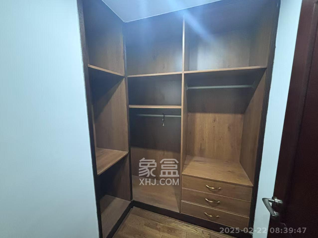 中建江山壹号  4室2厅3卫   10500.00元/月室内图