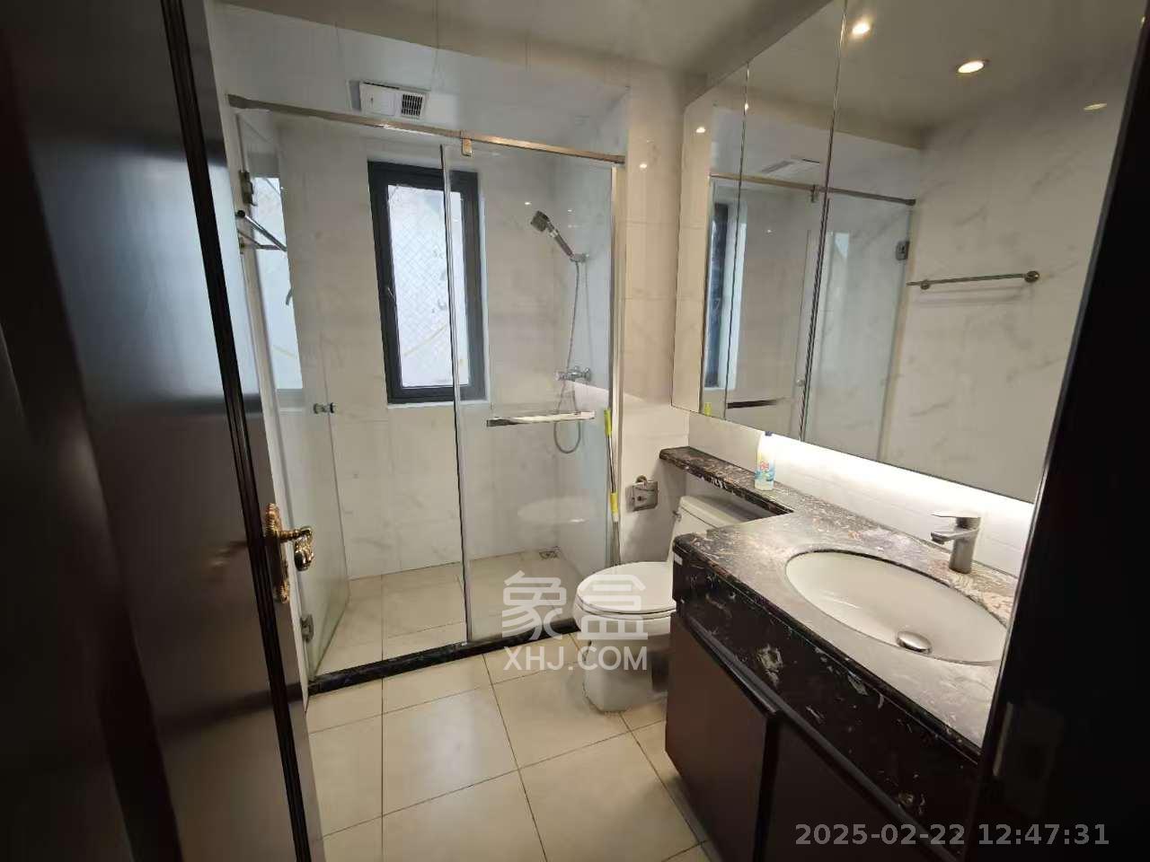 恒大御景天下城一期 4室2厅2卫 2600.0元/月 恒大御景天下城一期 4室2厅2卫 2600.0元/月室内图