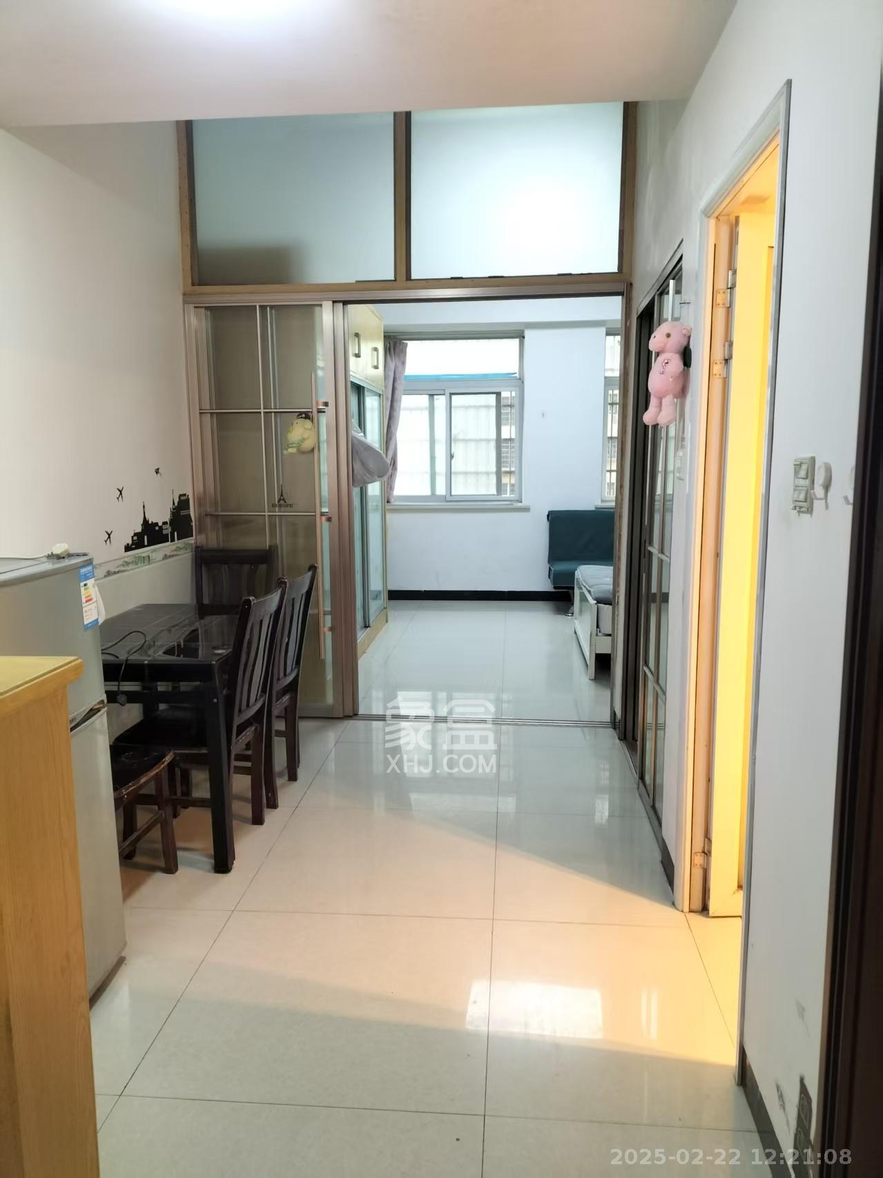 骑龙安置小区  1室1厅1卫   1300.00元/月室内图