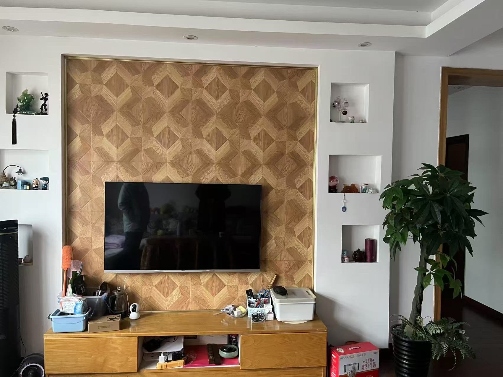 滨江水岸 3室2厅2卫 60.0万 滨江水岸 3室2厅2卫 60.0万客厅