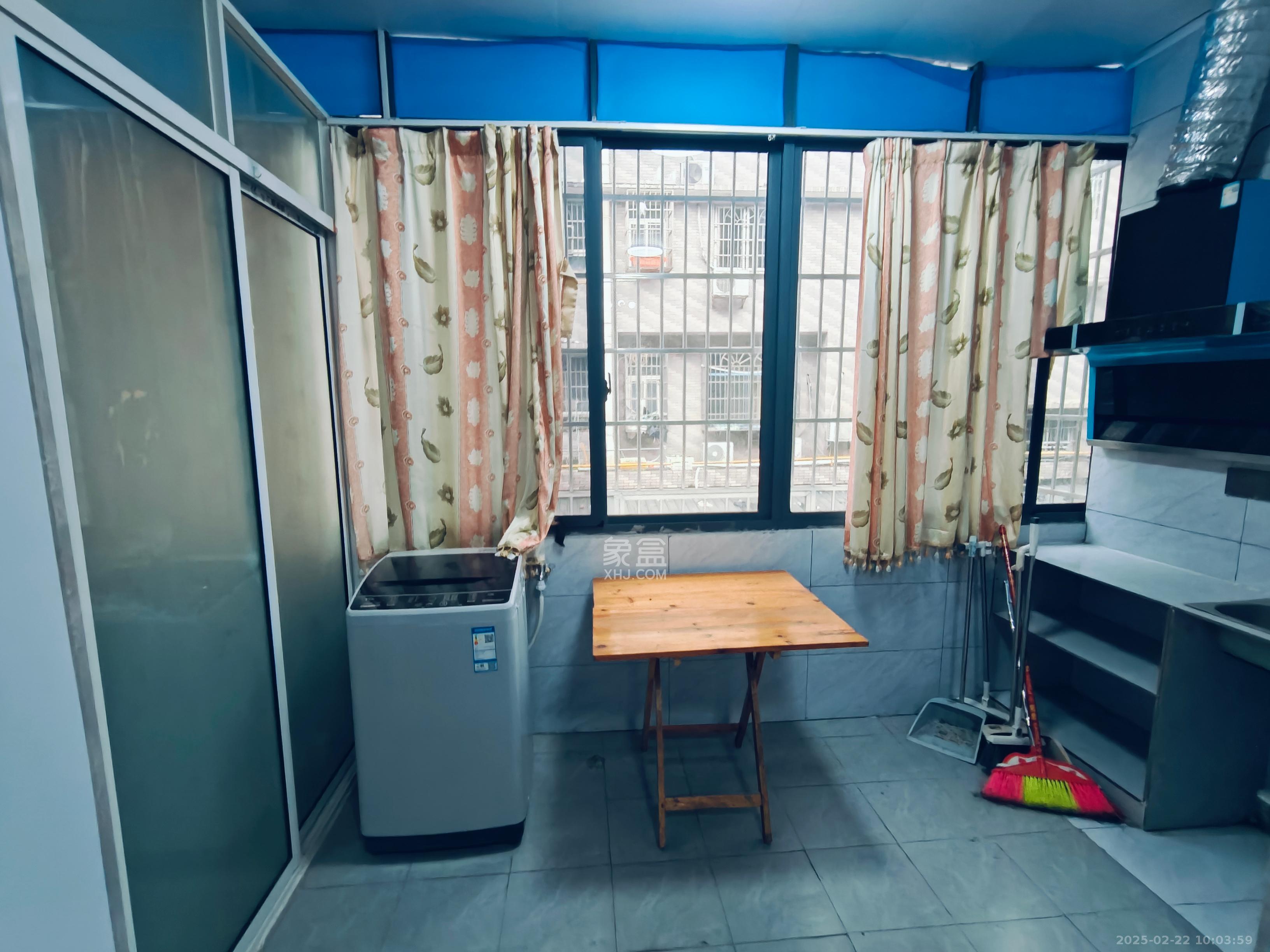 四方商贸城 1室0厅0卫 1100.0元/月 四方商贸城 1室0厅0卫 1100.0元/月室内图