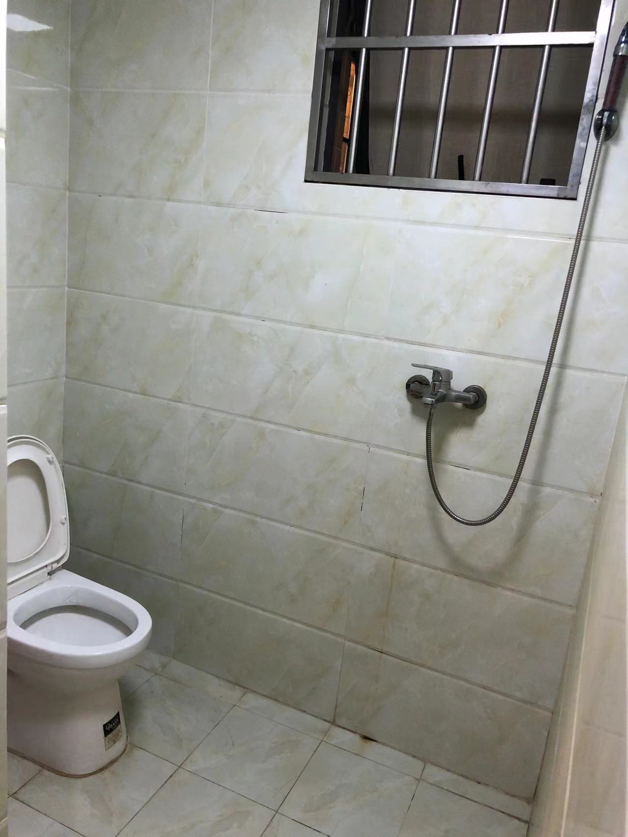 海岸豪庭  3室2厅2卫    270.0万 海岸豪庭  3室2厅2卫    270.0万