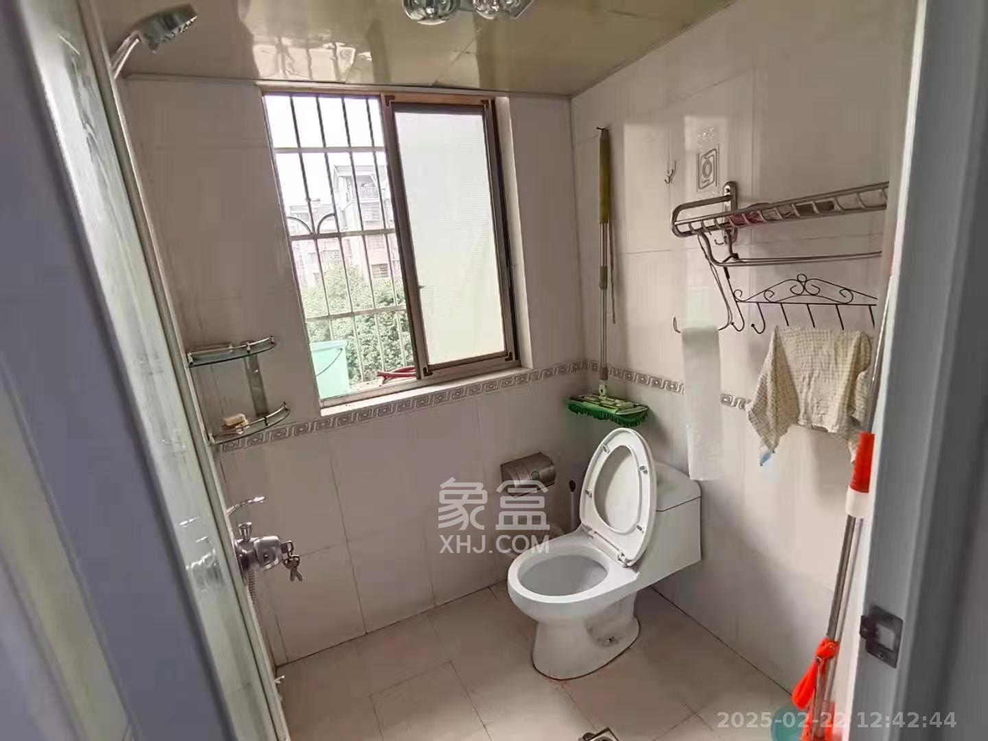 黄鹤小区1片  2室1厅1卫   1500.00元/月室内图