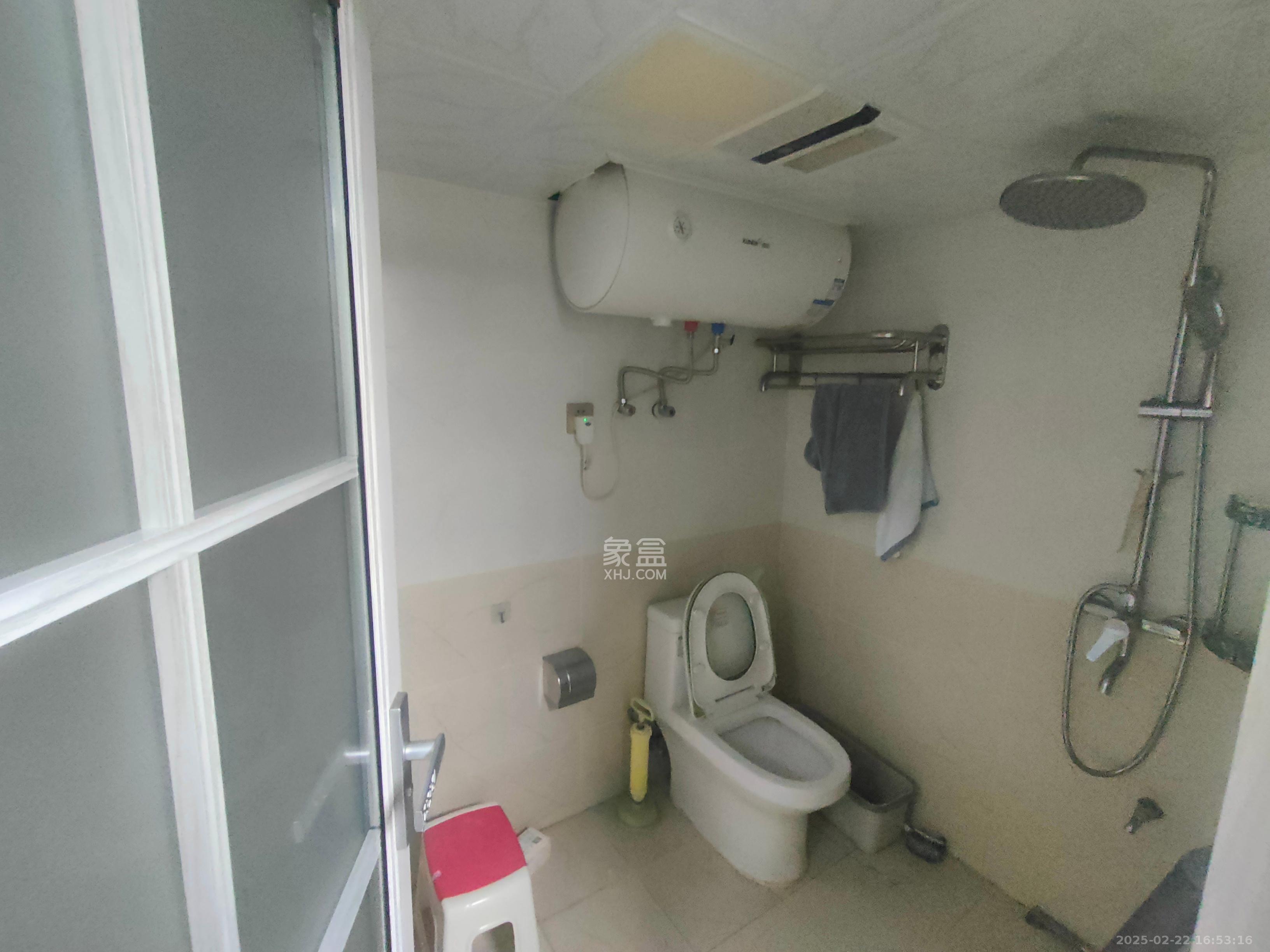 华润置地广场二期 1室1厅1卫 1600.0元/月 华润置地广场二期 1室1厅1卫 1600.0元/月室内图