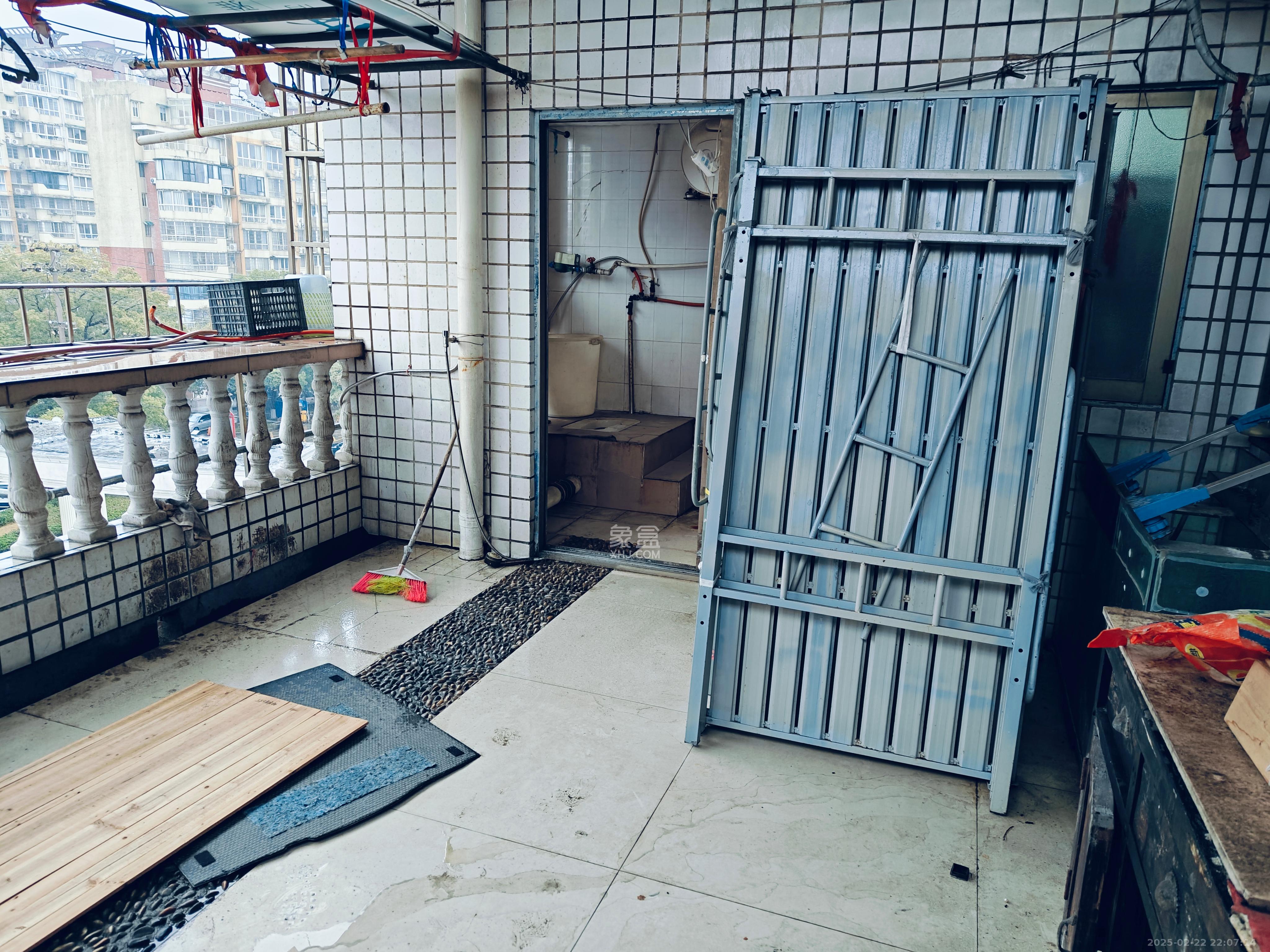 四方商贸城  1室0厅1卫    1700.0元/月 四方商贸城  1室0厅1卫    1700.0元/月