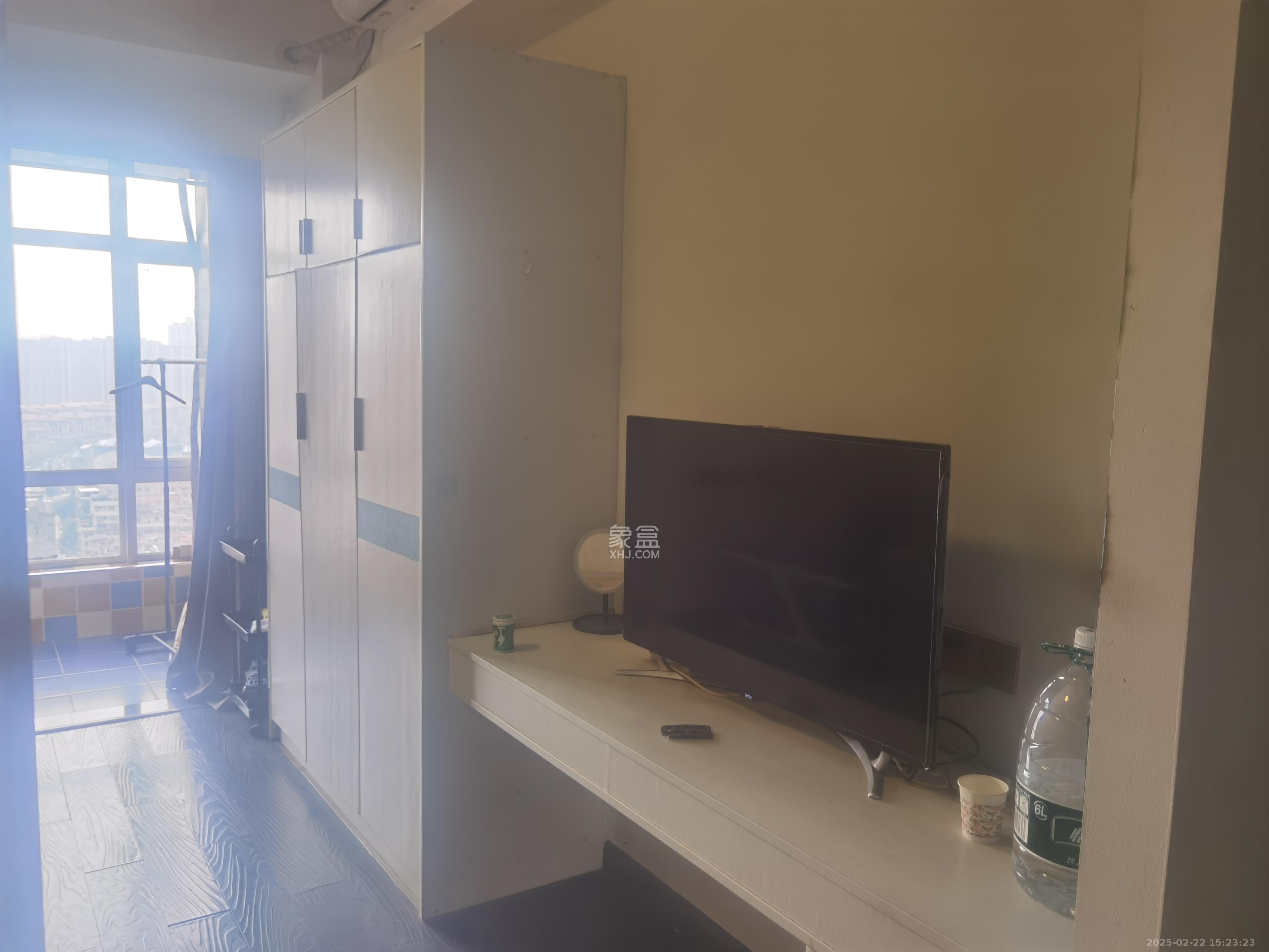 金鼎公园尚  1室1厅1卫    950.0元/月 金鼎公园尚  1室1厅1卫    950.0元/月室内图