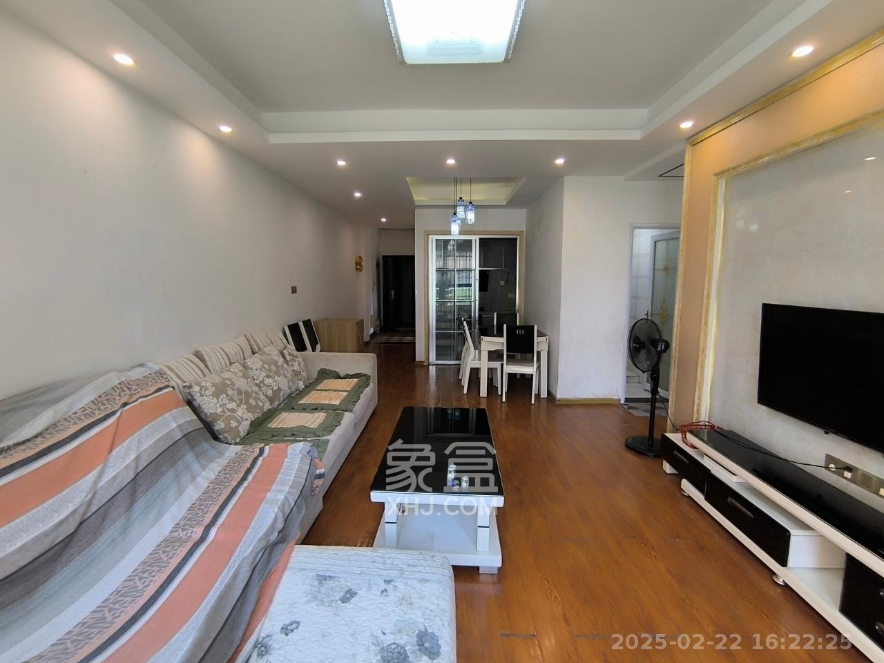 枫华府第 3室2厅2卫 2000.0元/月 枫华府第 3室2厅2卫 2000.0元/月室内图