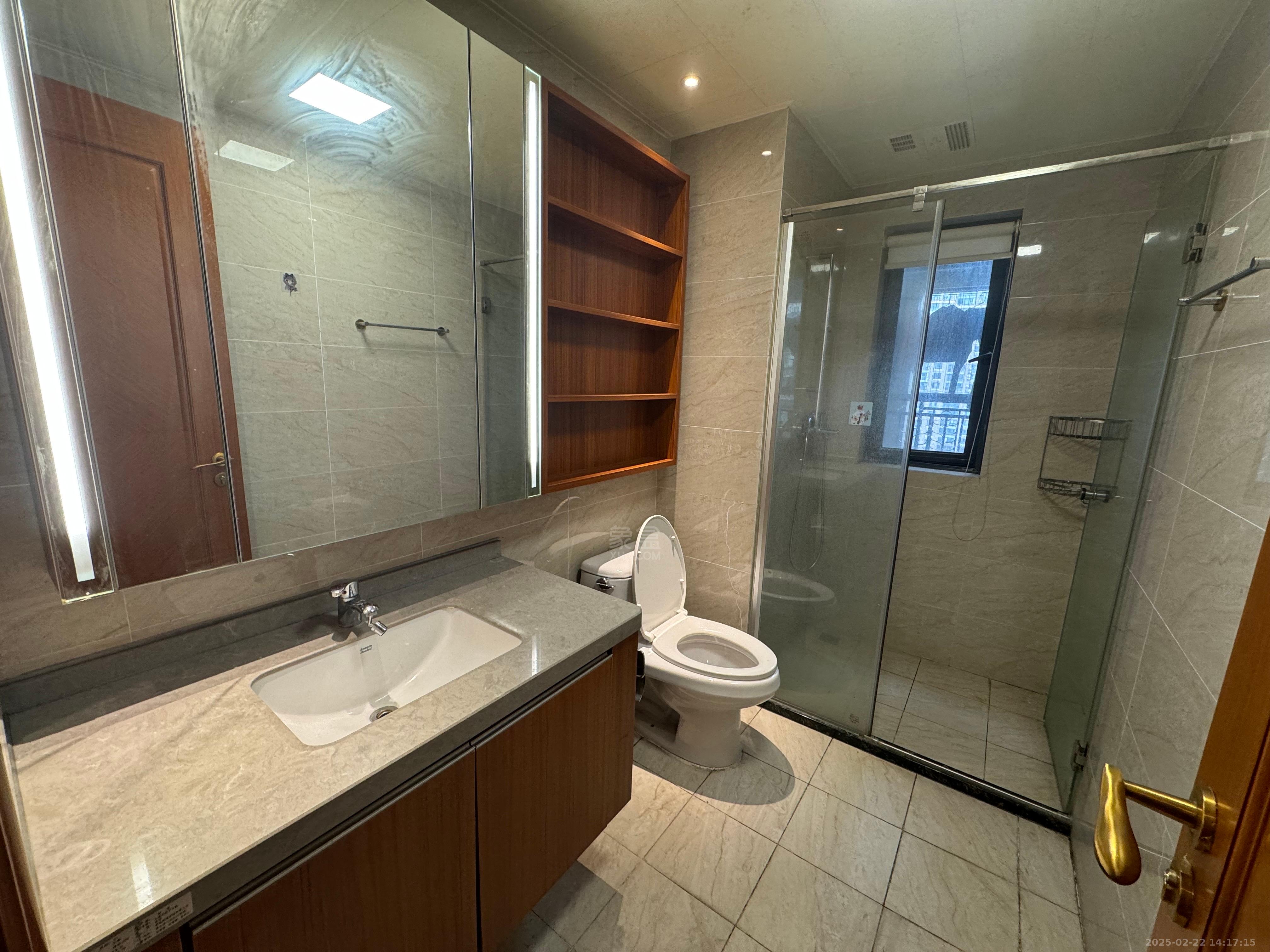 恒大华府 3室2厅2卫 2000.0元/月 恒大华府 3室2厅2卫 2000.0元/月室内图