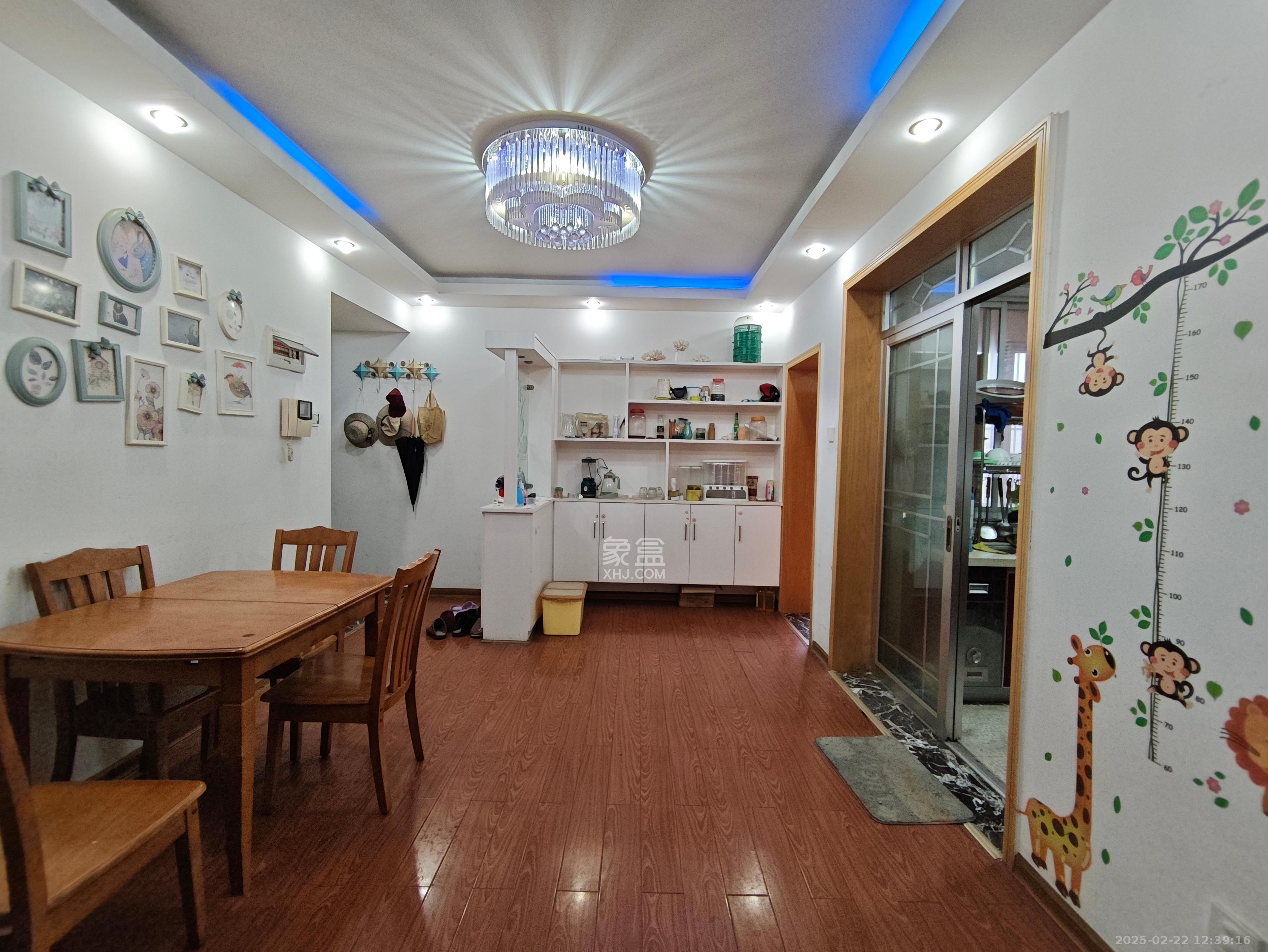 圣力华苑 3室2厅2卫 1700.0元/月 圣力华苑 3室2厅2卫 1700.0元/月室内图