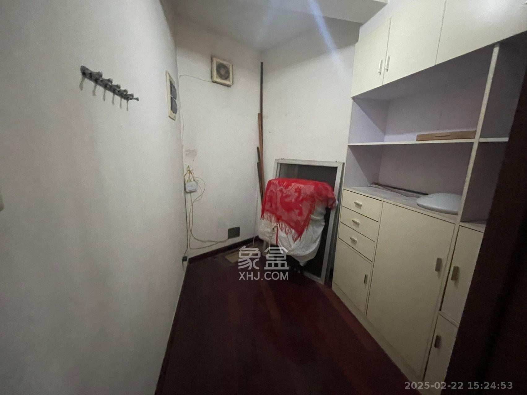 丰泉家园  3室2厅1卫   4200.00元/月室内图