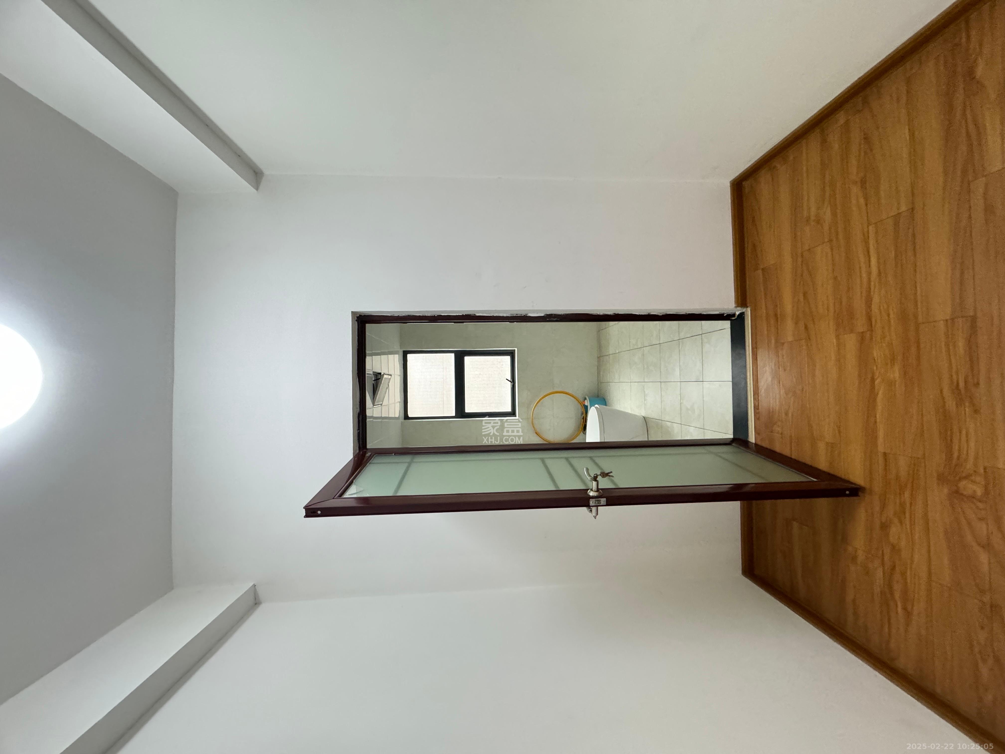 藏珑湖上国际花园 4室2厅2卫 4800.0元/月 藏珑湖上国际花园 4室2厅2卫 4800.0元/月室内图