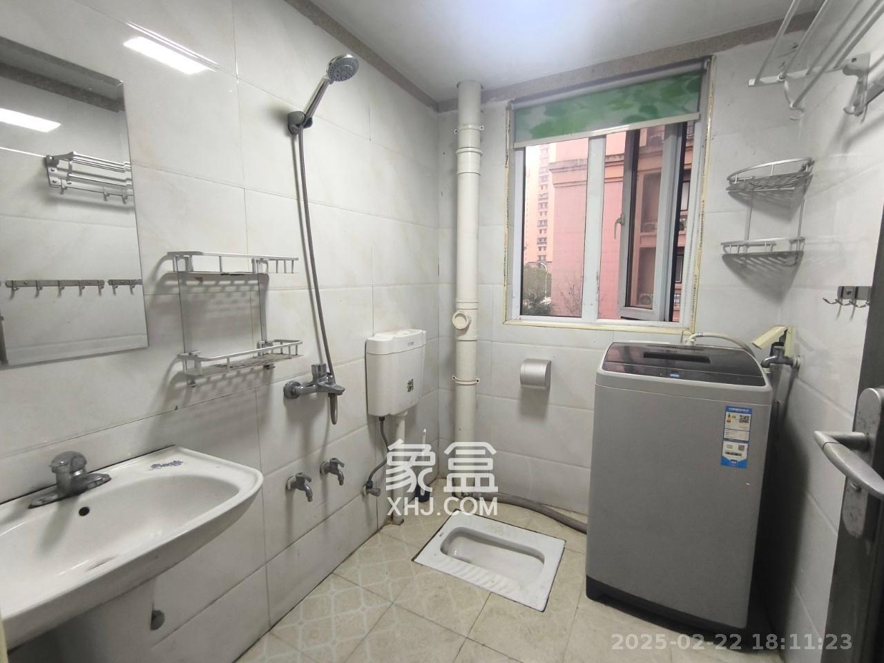 丽发新城  2室2厅1卫   1500.00元/月室内图