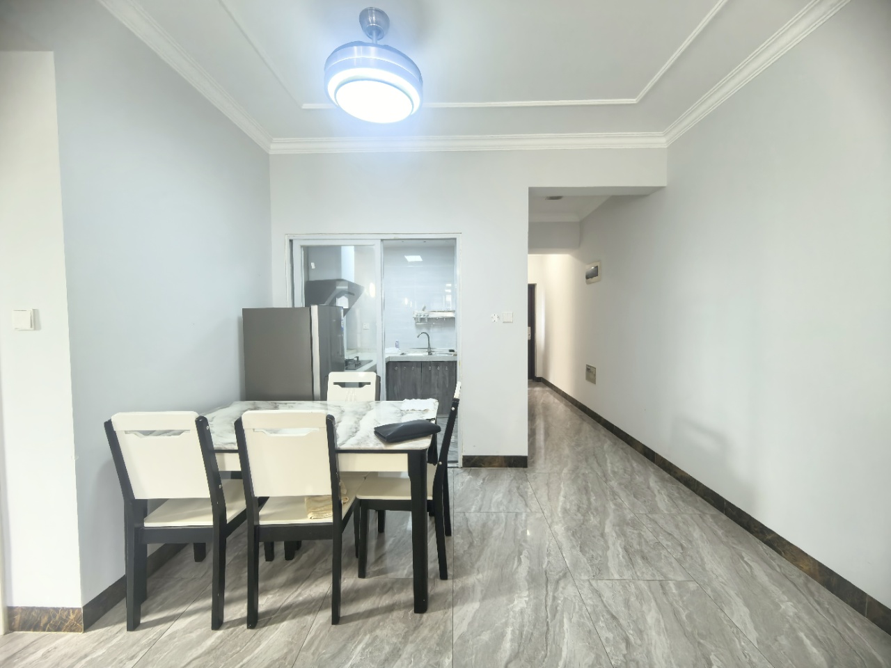 伊泰天骄二期 2室2厅1卫 128.0万 伊泰天骄二期 2室2厅1卫 128.0万室内图