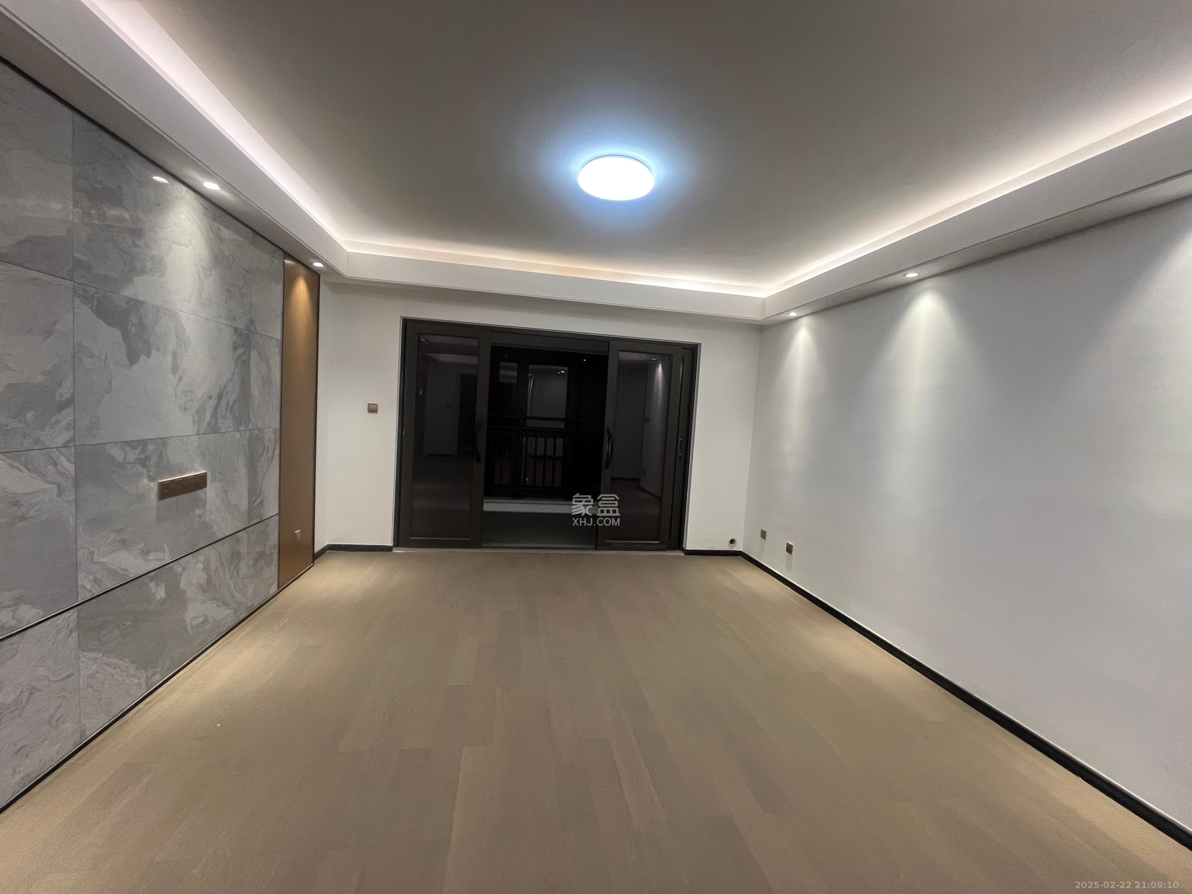 润和美郡(润和紫郡五期) 5室2厅2卫 2500.0元/月 润和美郡(润和紫郡五期) 5室2厅2卫 2500.0元/月室内图