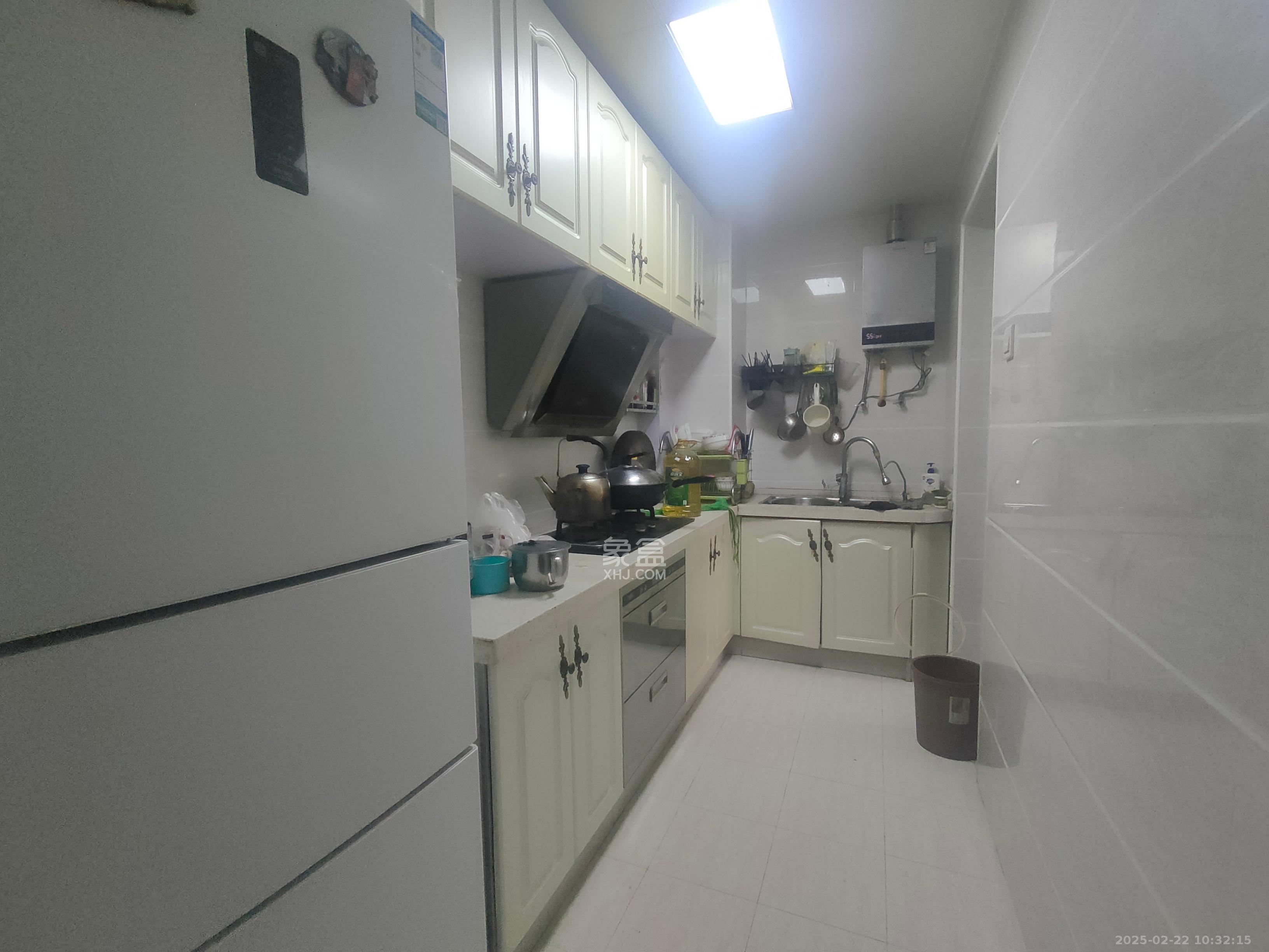 万国城(当代满庭春MOMA)三期  3室2厅2卫    2600.0元/月 万国城(当代满庭春MOMA)三期  3室2厅2卫    2600.0元/月室内图