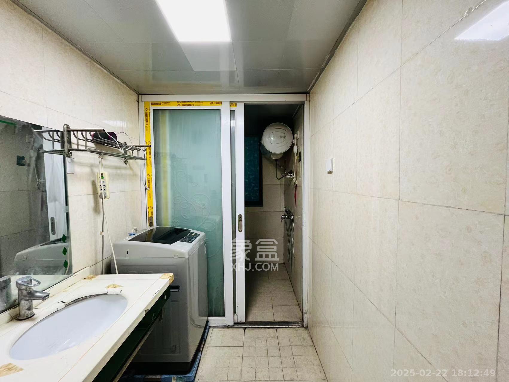 湘府东苑  4室2厅1卫   2500.00元/月室内图