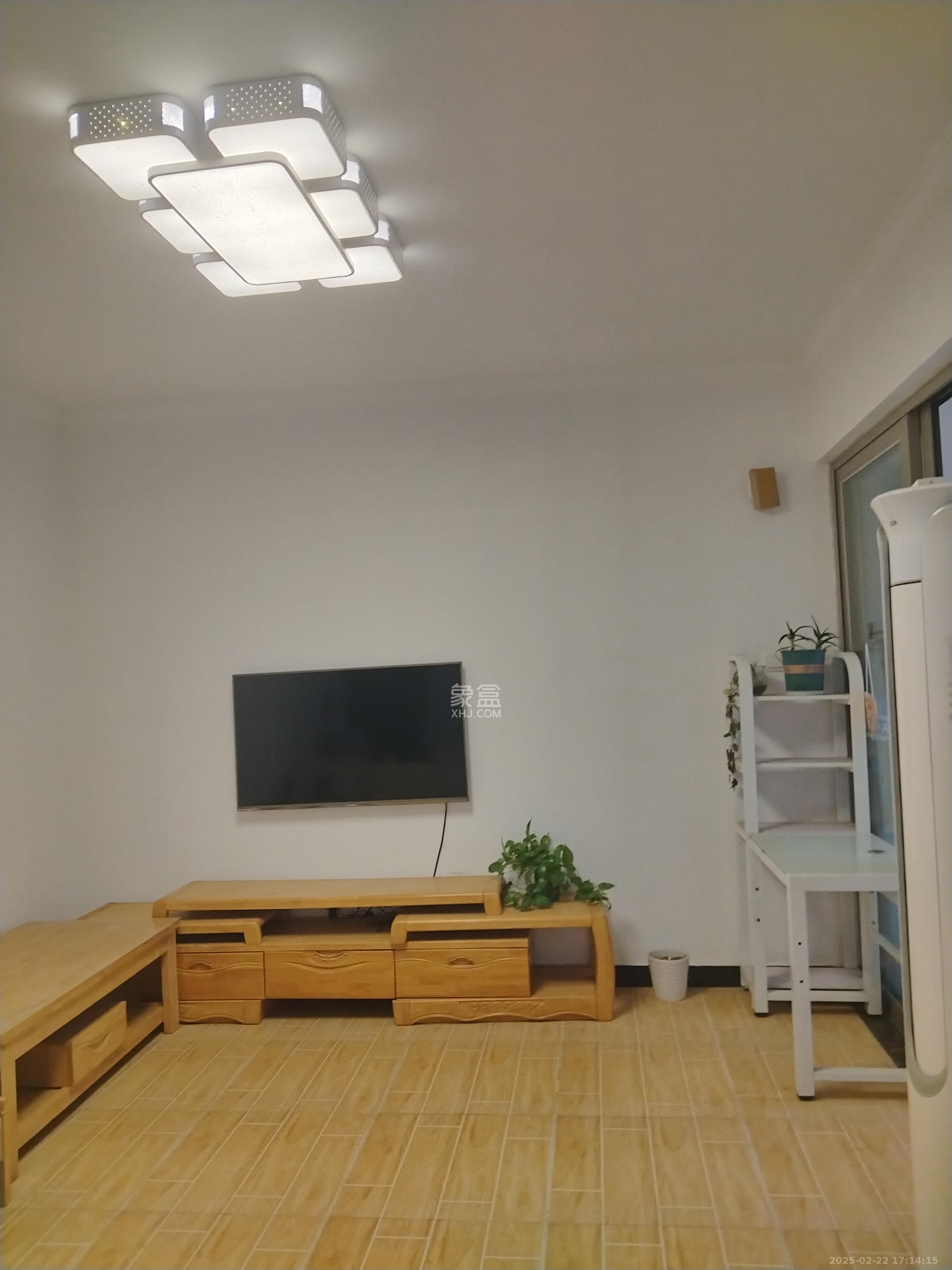 怡海星城 3室2厅1卫 2300.0元/月 怡海星城 3室2厅1卫 2300.0元/月室内图