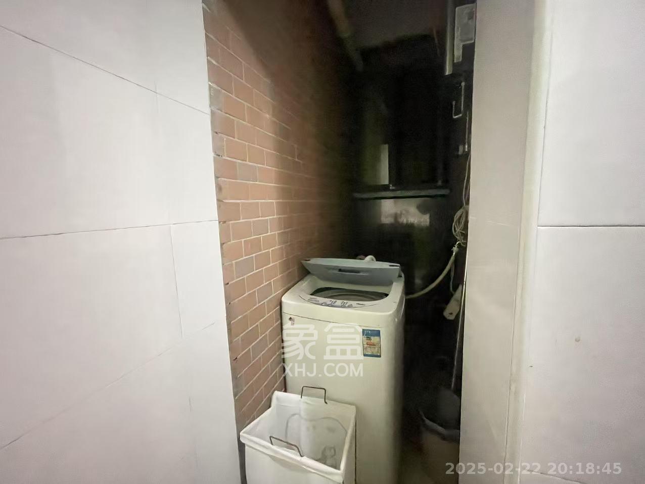 金领家族  1室1厅1卫   1650.00元/月室内图