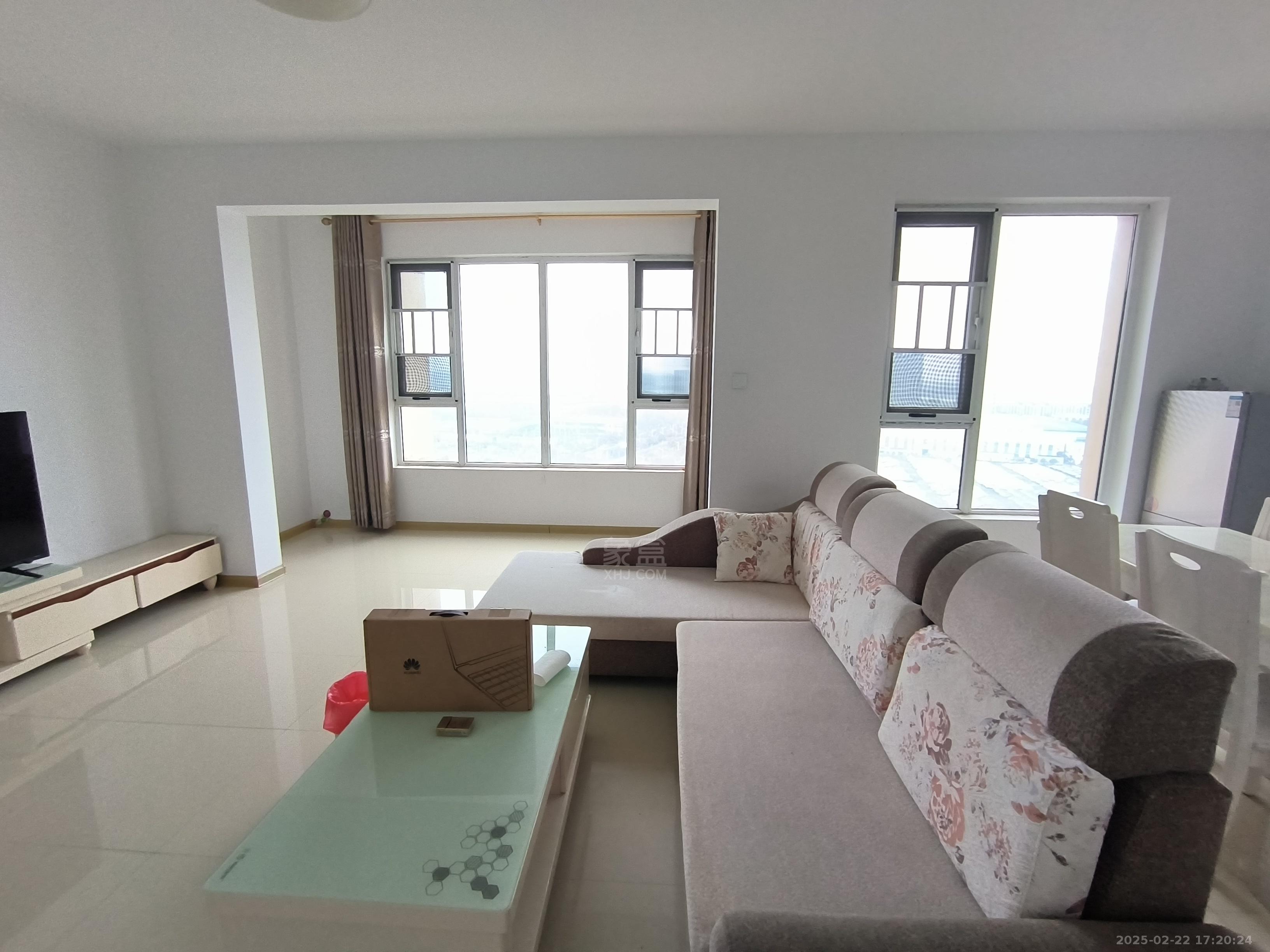 佳兆业金域天下三期 3室2厅2卫 1800.0元/月 佳兆业金域天下三期 3室2厅2卫 1800.0元/月室内图