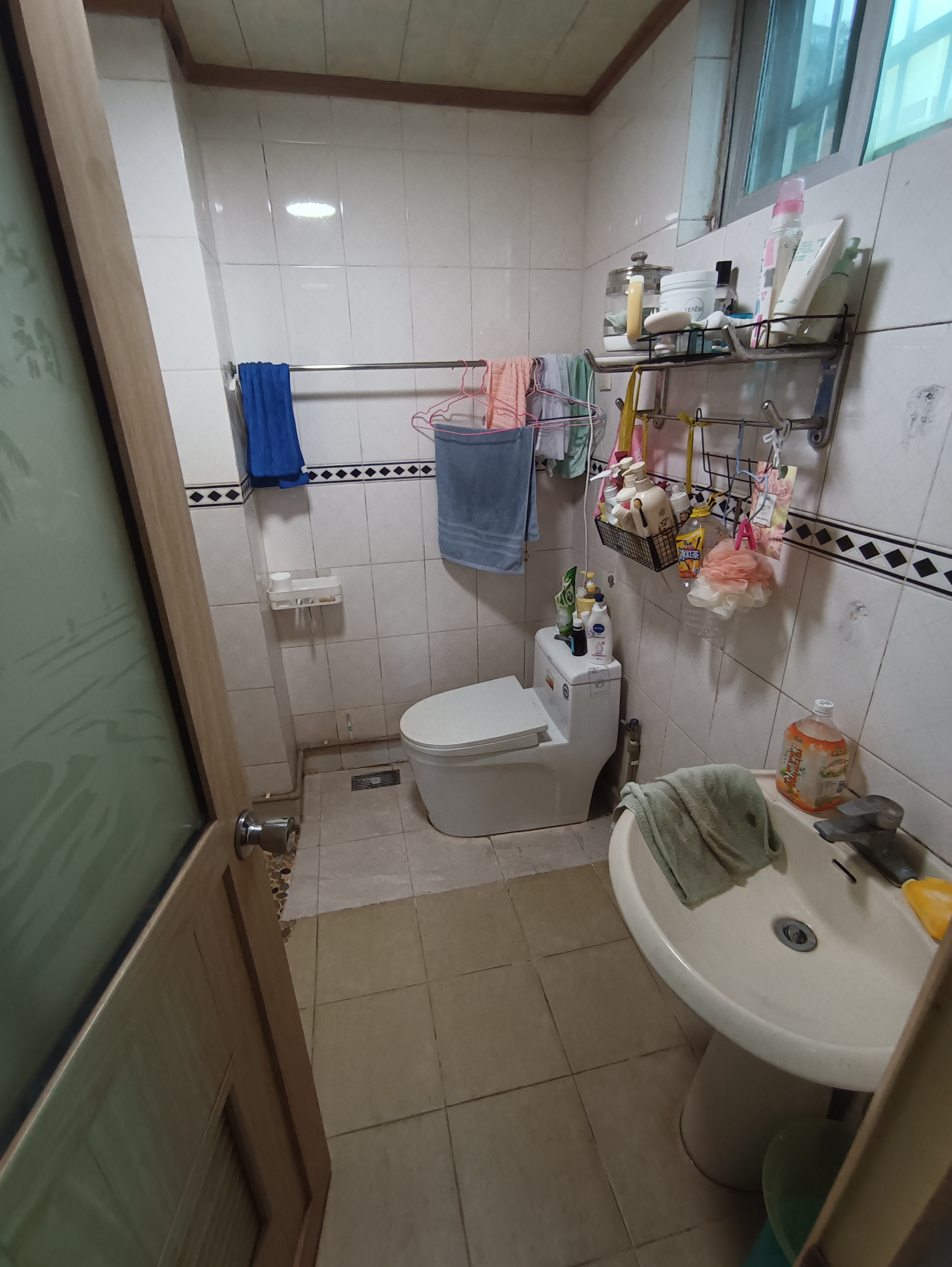 省五矿宿舍 3室2厅2卫 125.0万 省五矿宿舍 3室2厅2卫 125.0万卫生间