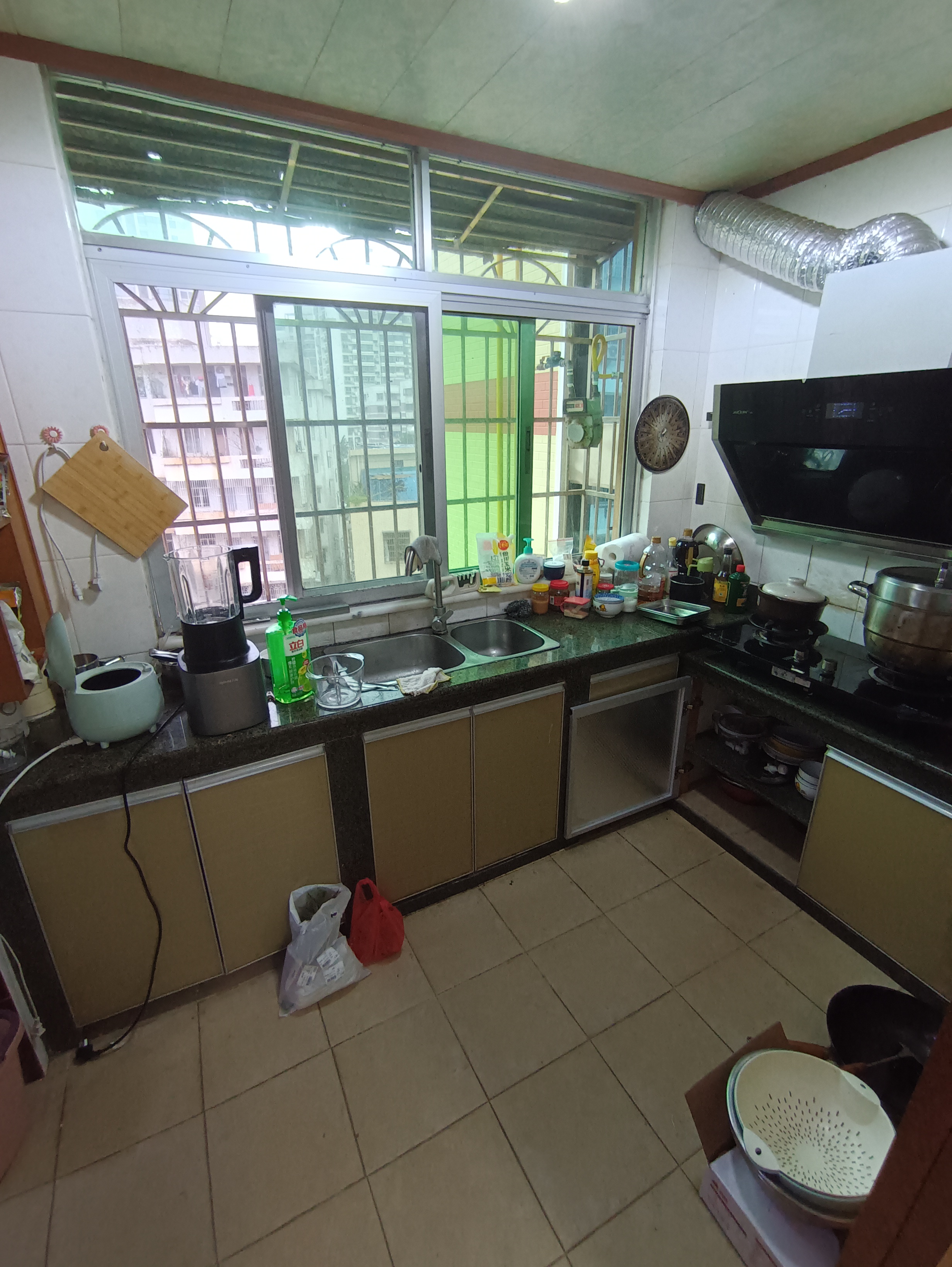 省五矿宿舍 3室2厅2卫 125.0万 省五矿宿舍 3室2厅2卫 125.0万厨房