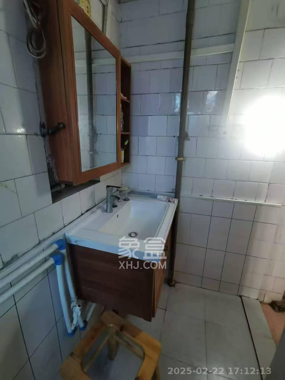 原石油厂宿舍 2室2厅1卫 1500.0元/月 原石油厂宿舍 2室2厅1卫 1500.0元/月室内图