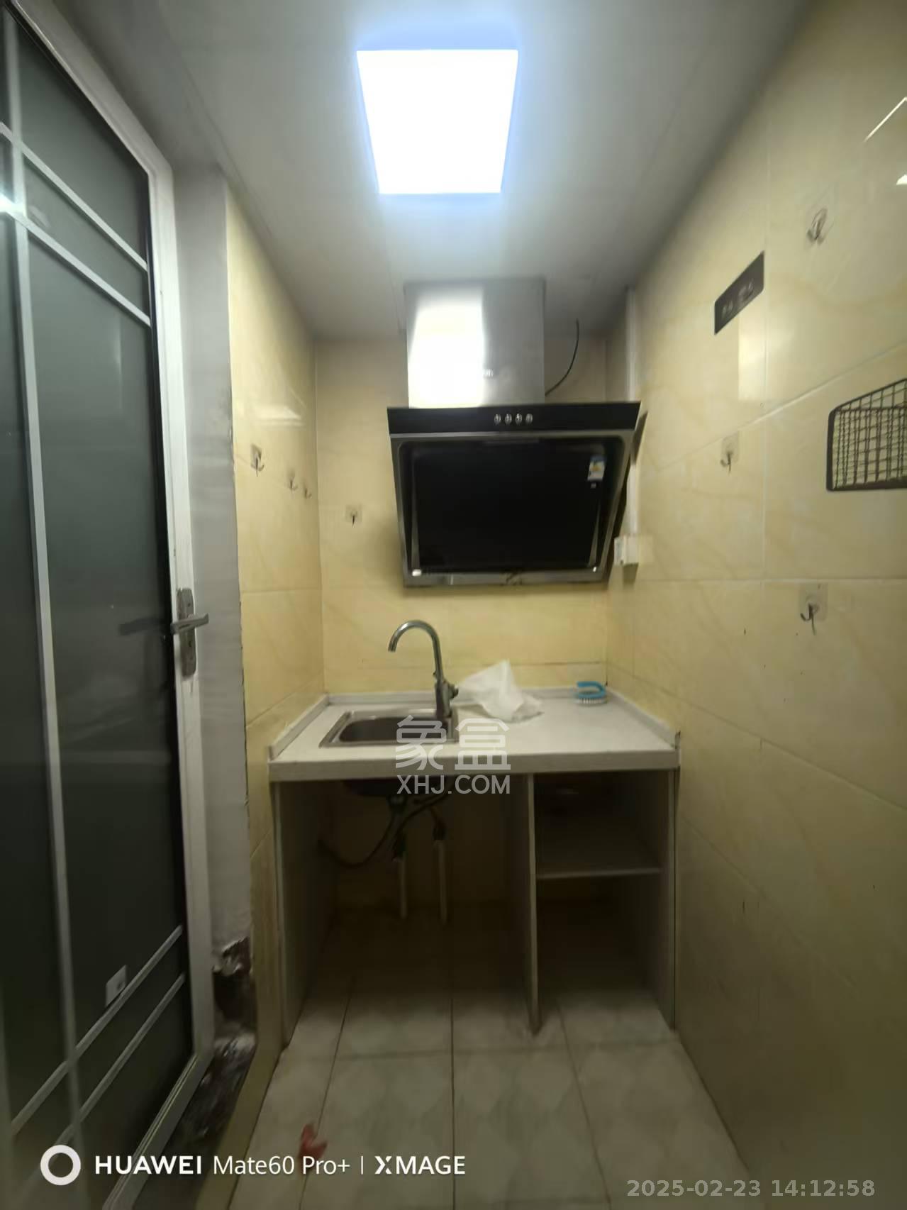 紫云轩 1室2厅1卫 700.0元/月 紫云轩 1室2厅1卫 700.0元/月室内图