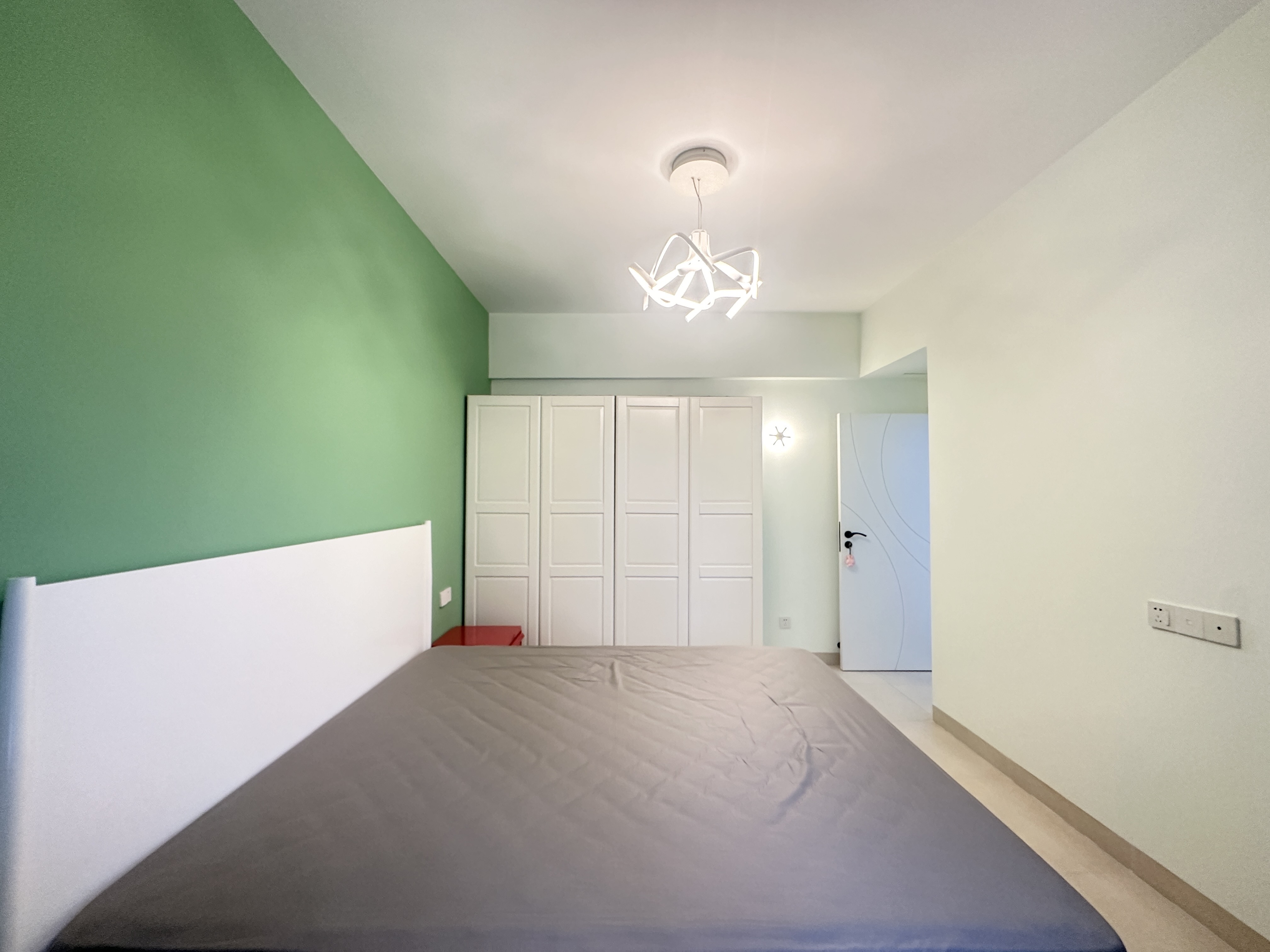 怡和湖城大境  2室1厅1卫    148.0万 怡和湖城大境  2室1厅1卫    148.0万客厅