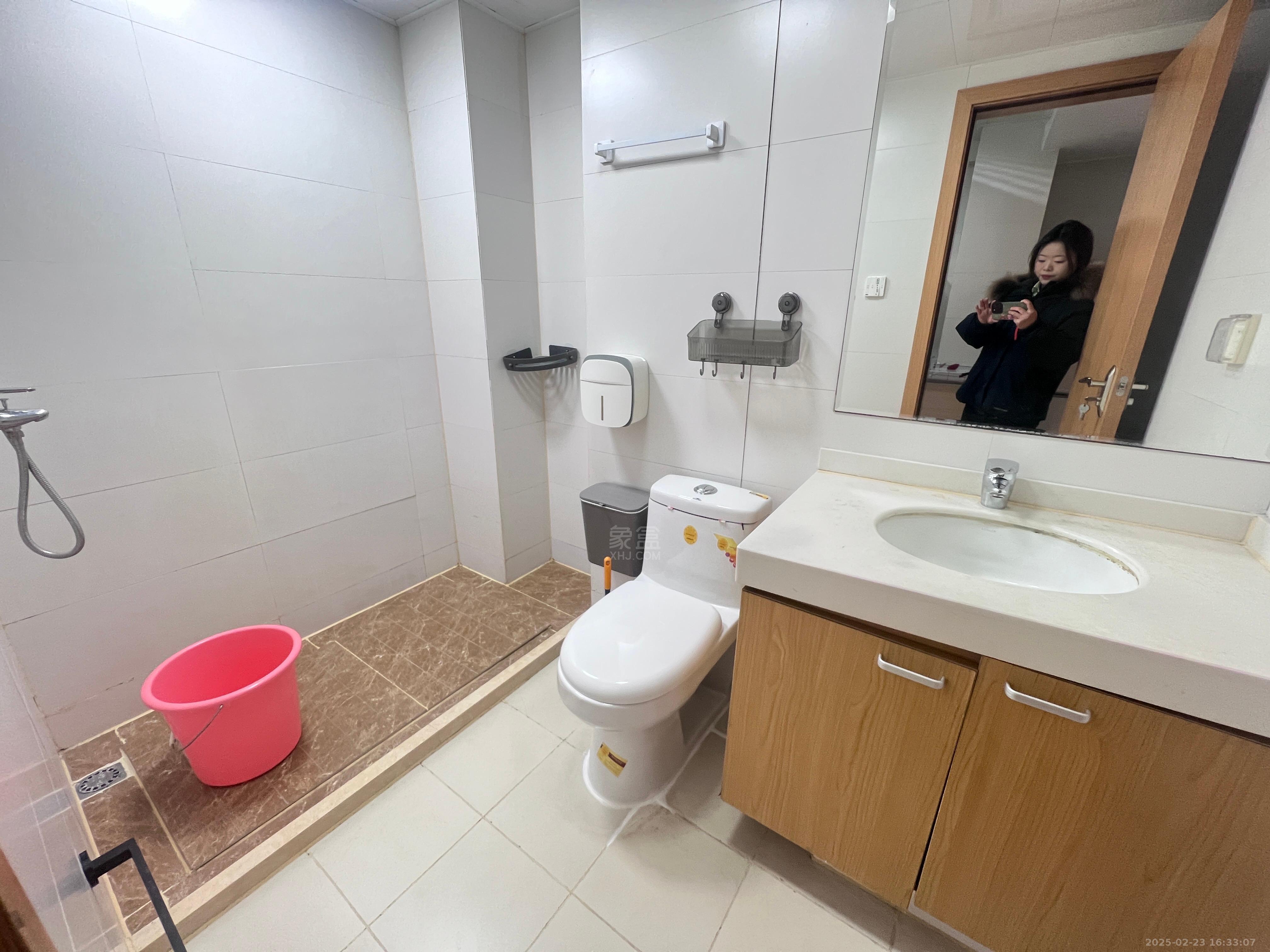 山水国际  1室1厅1卫   1300.00元/月室内图
