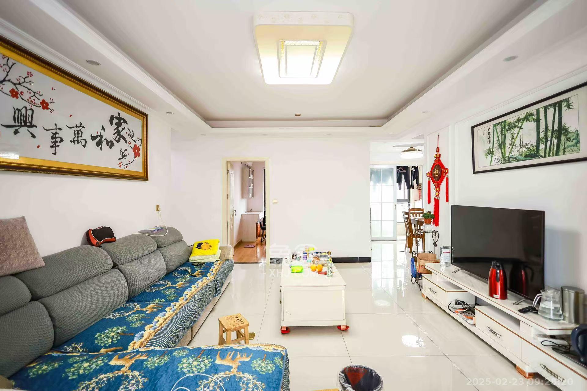 天麓尚层  4室2厅2卫    2700.0元/月室内图