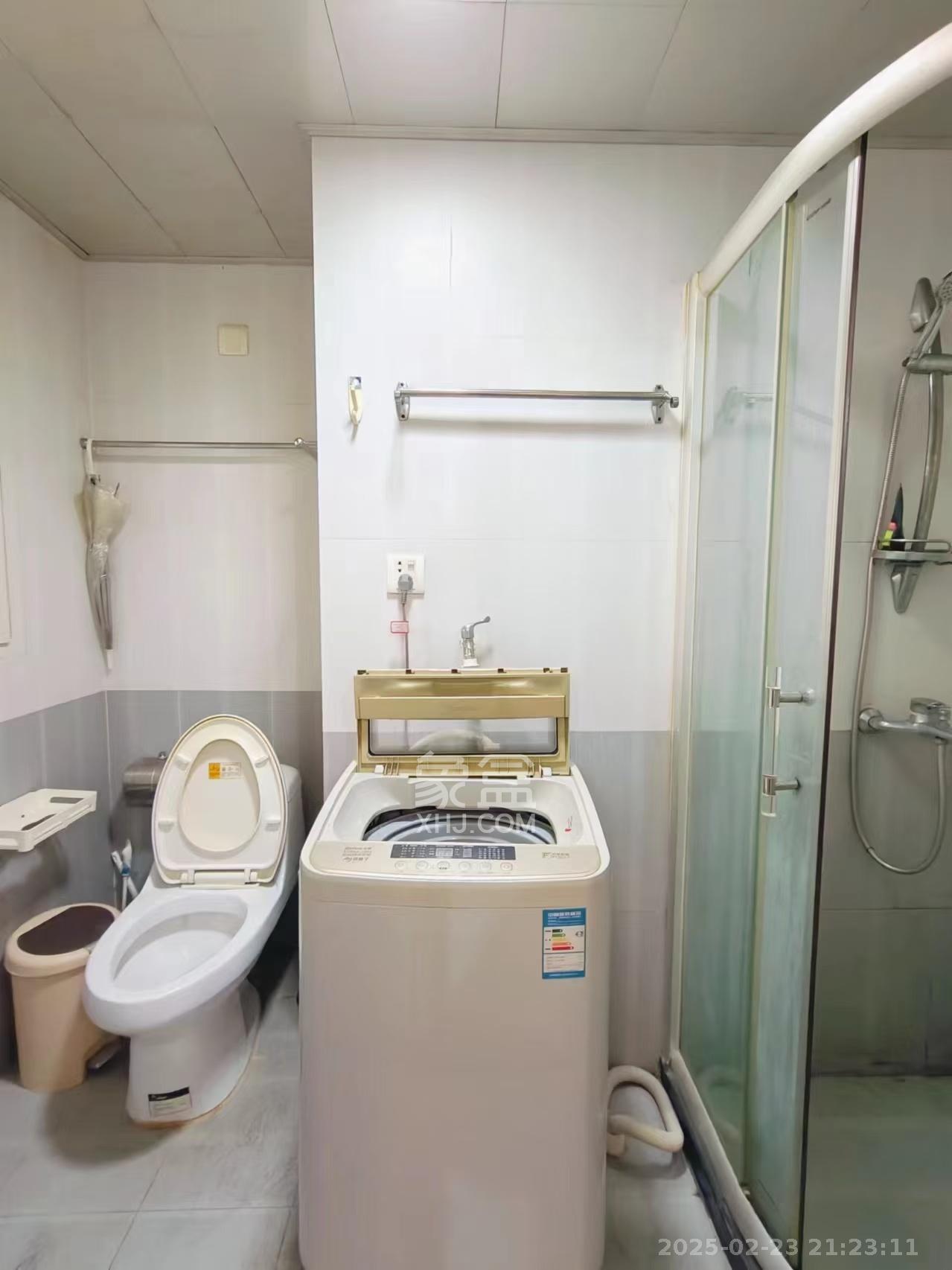 湘域中央  1室1厅1卫   2300.00元/月室内图