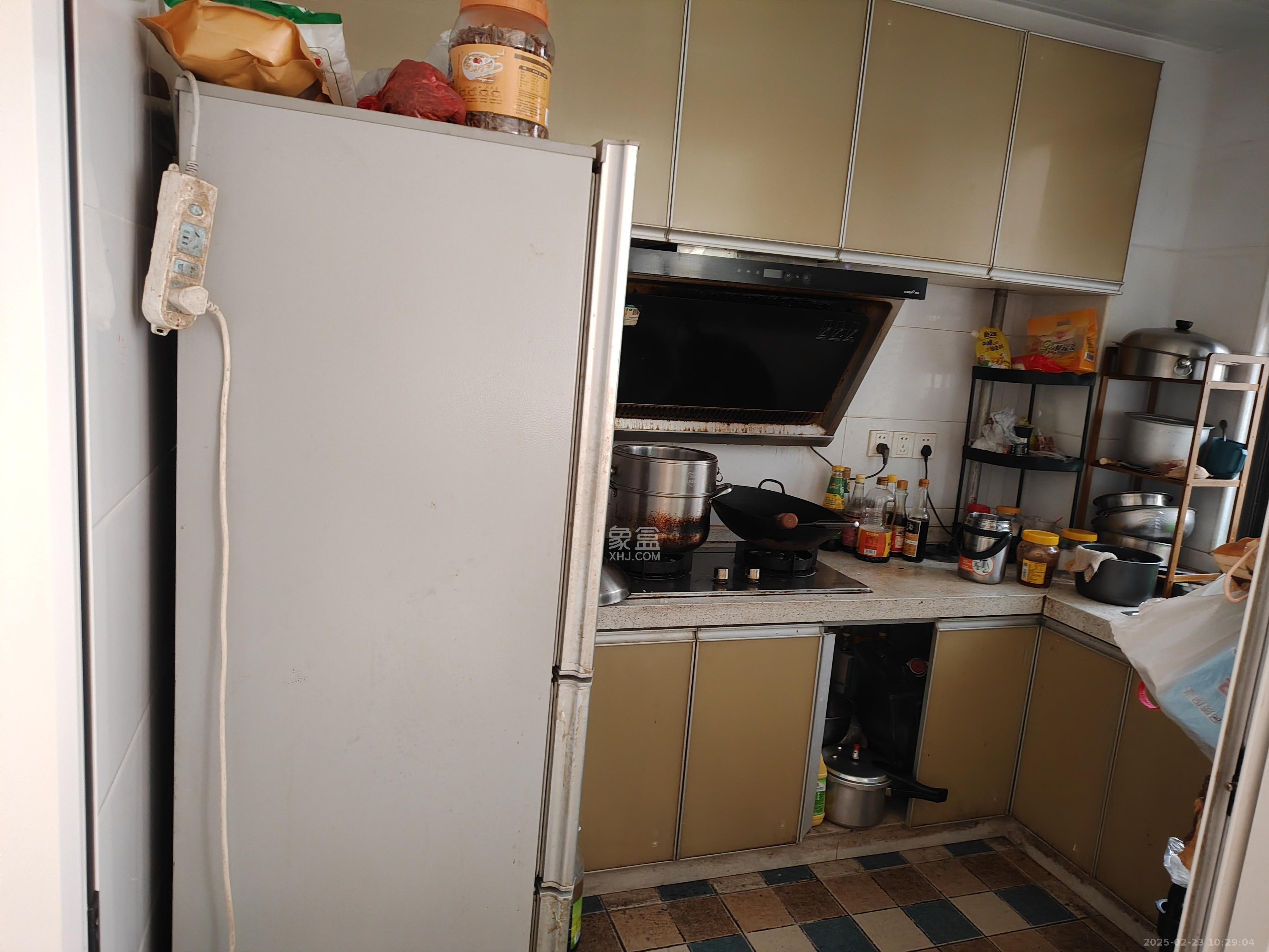 阳光城尚东湾学园区 3室2厅2卫 2600.0元/月 阳光城尚东湾学园区 3室2厅2卫 2600.0元/月室内图