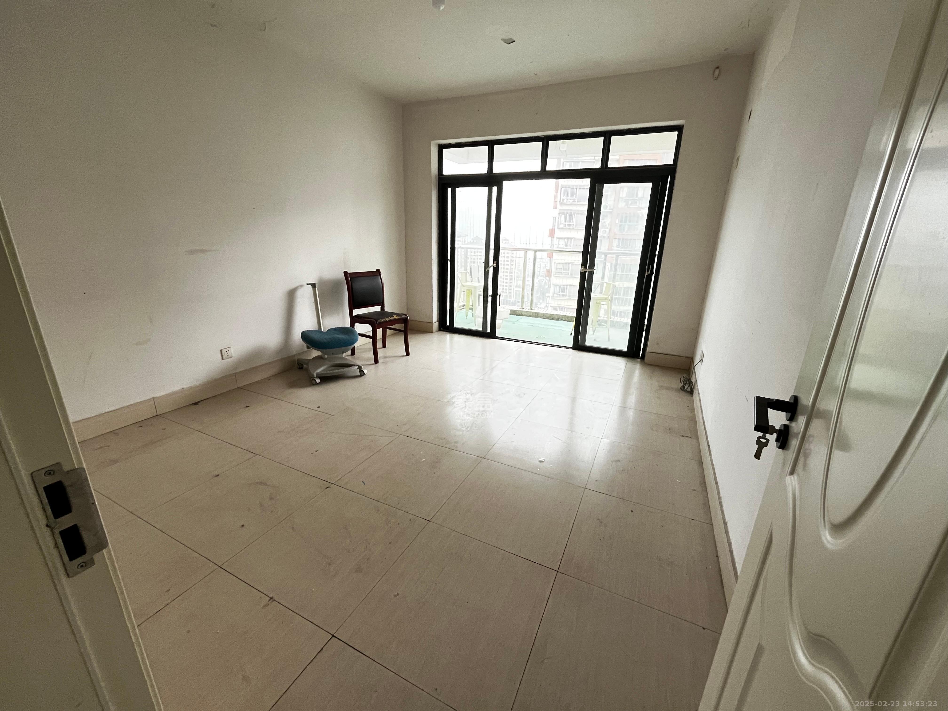 高鑫麓城 4室1厅2卫 2600.0元/月 高鑫麓城 4室1厅2卫 2600.0元/月室内图