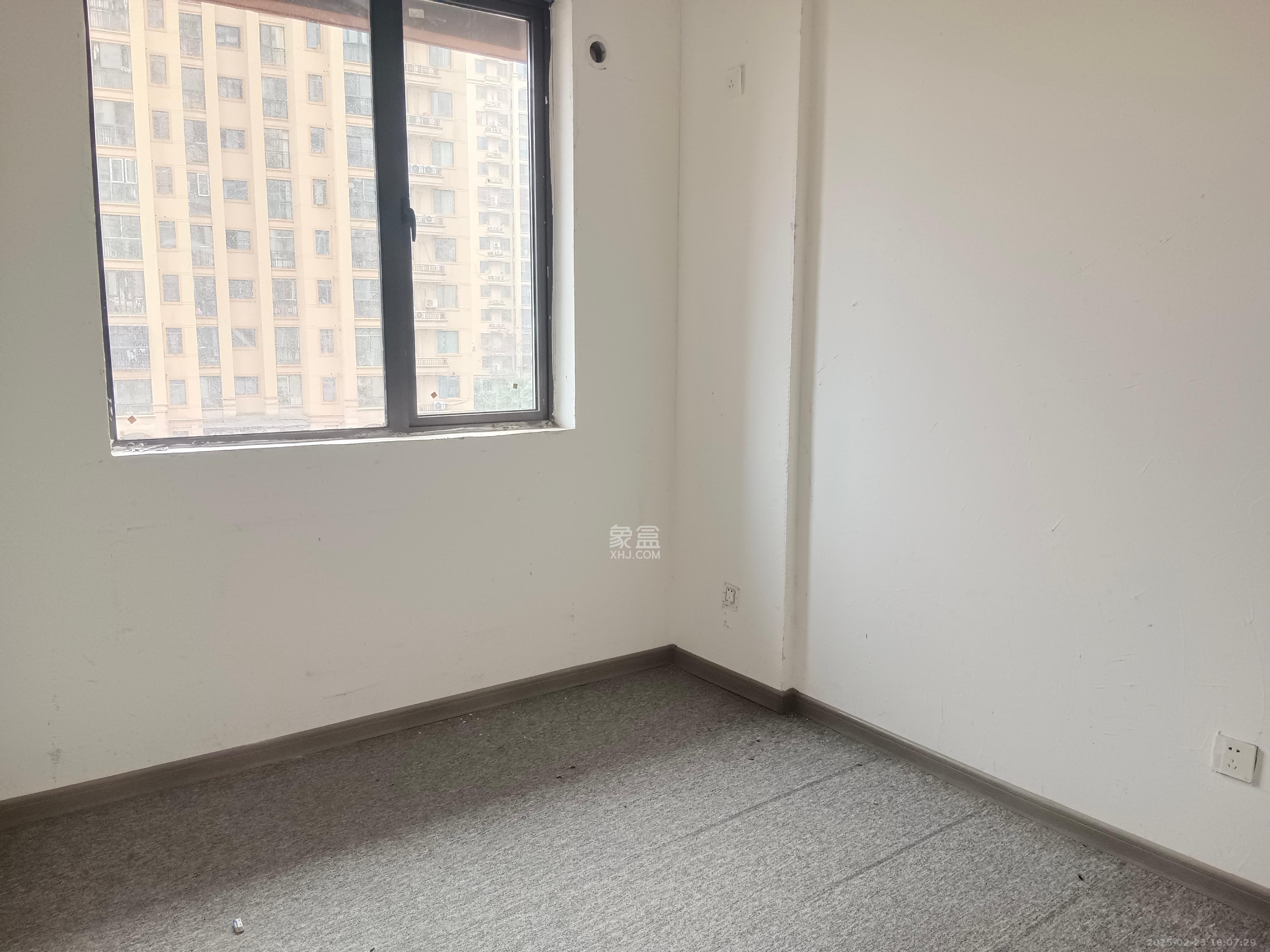 长房明宸府  3室1厅1卫    1800.0元/月 长房明宸府  3室1厅1卫    1800.0元/月室内图