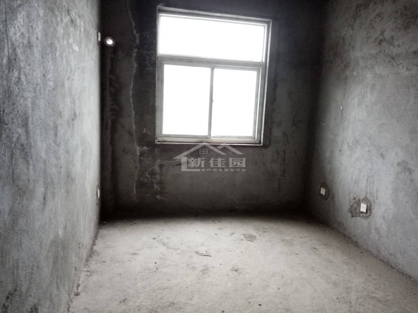 万和天琴 4室2厅2卫 72.0万 万和天琴 4室2厅2卫 72.0万客厅