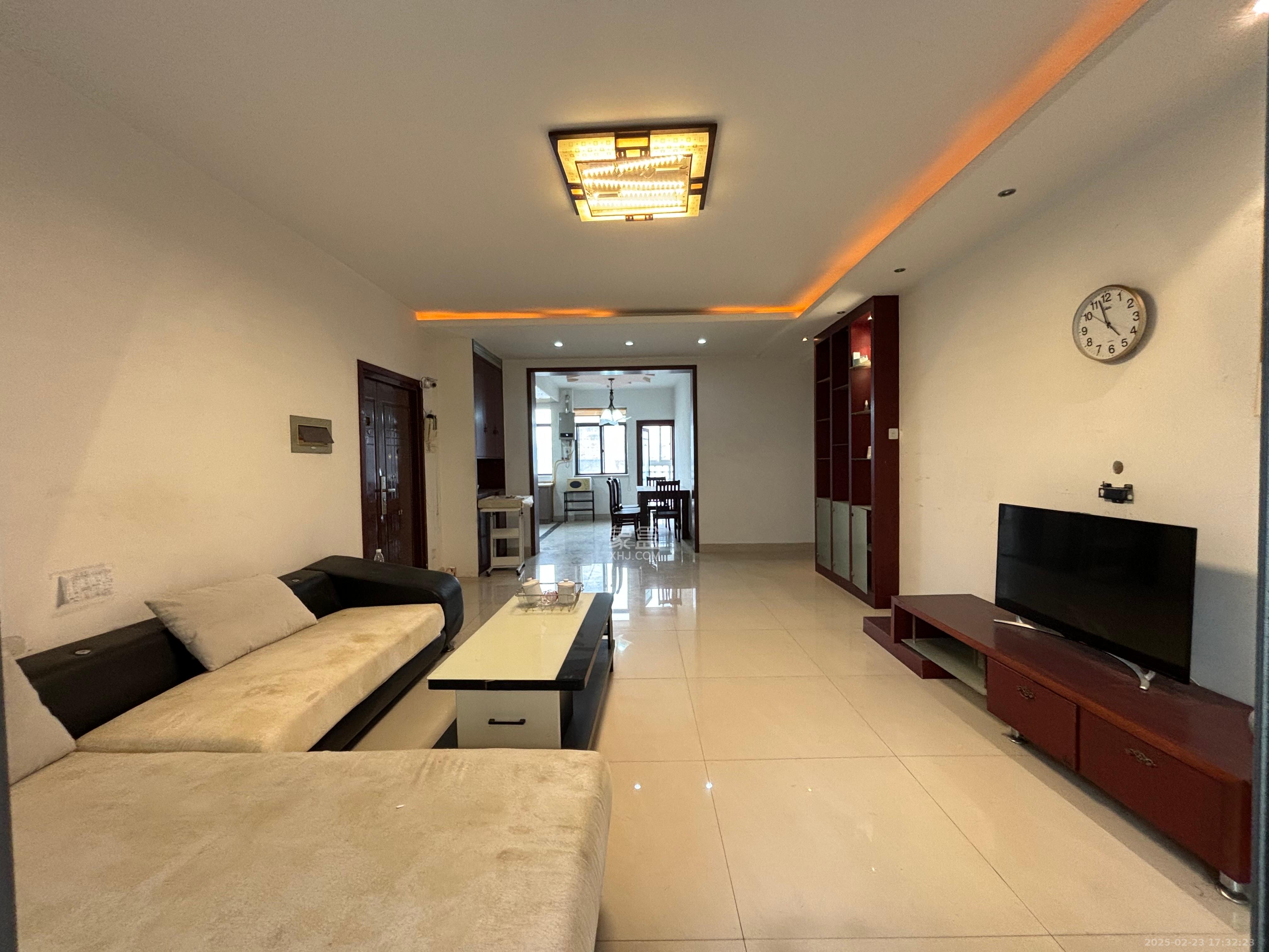 万煦园  3室2厅2卫    2500.0元/月室内图