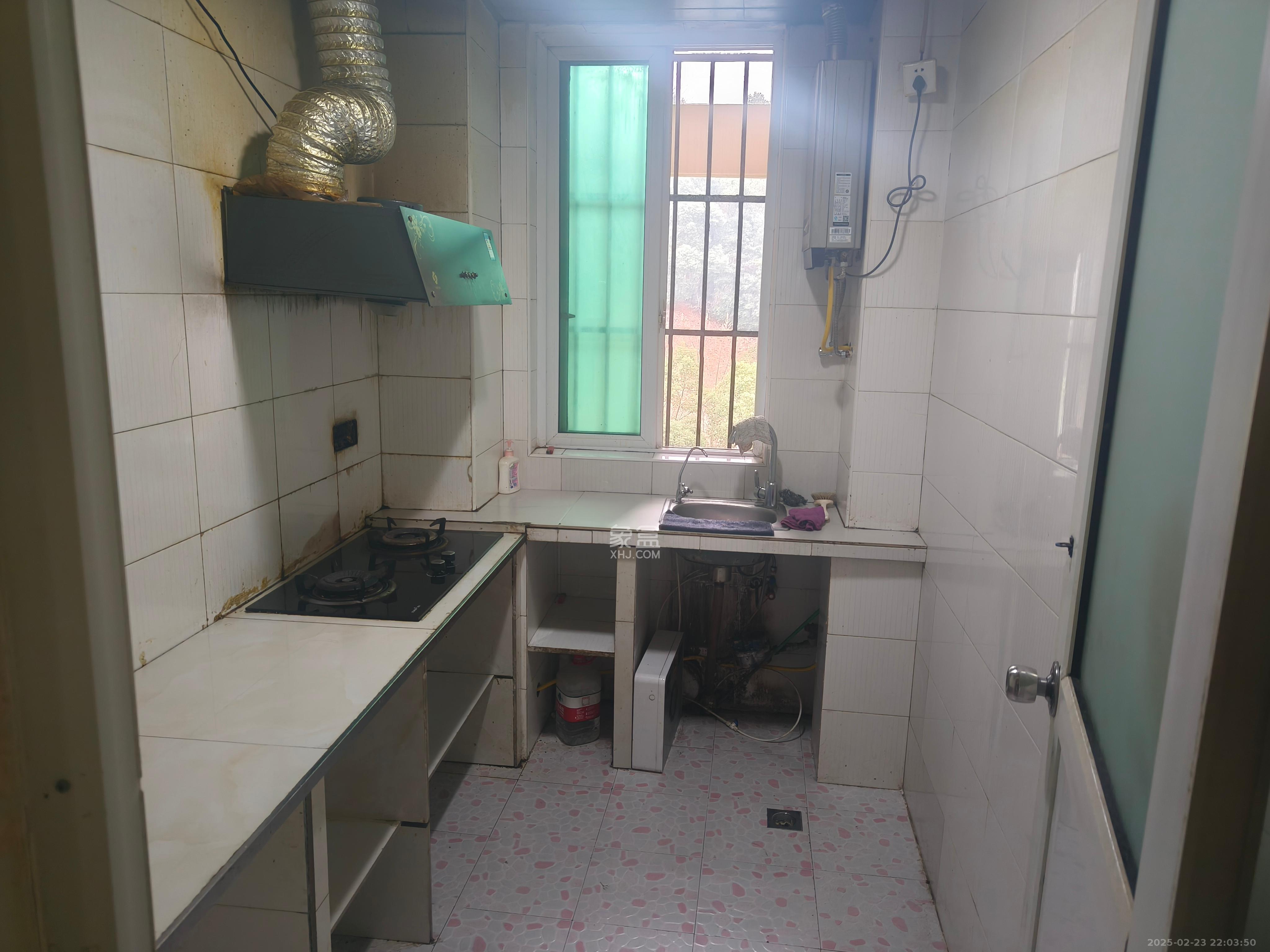 麓谷加州阳光  2室2厅1卫    2200.0元/月 麓谷加州阳光  2室2厅1卫    2200.0元/月室内图