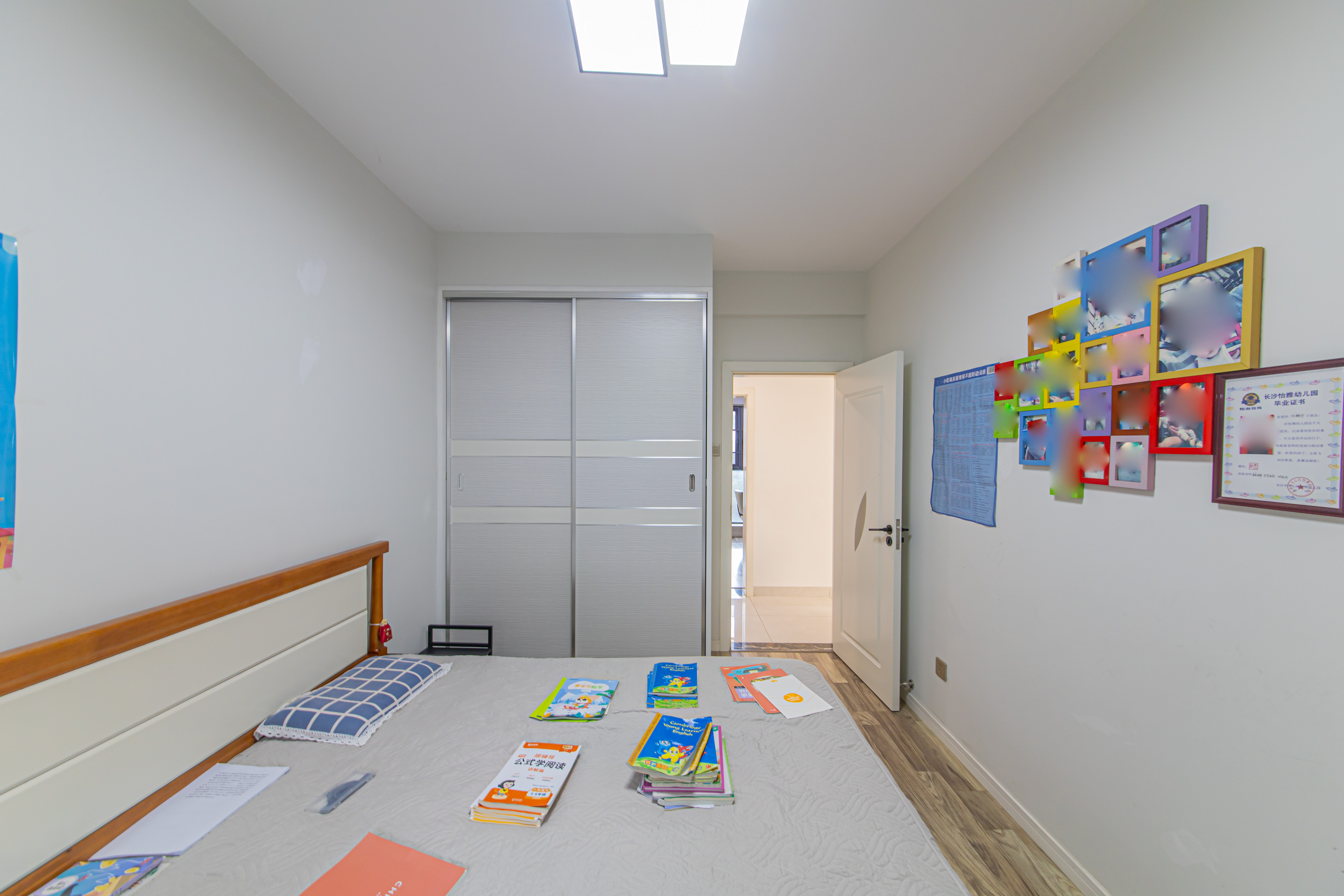 中建芙蓉嘉苑  4室2厅2卫   150.00万卧室
