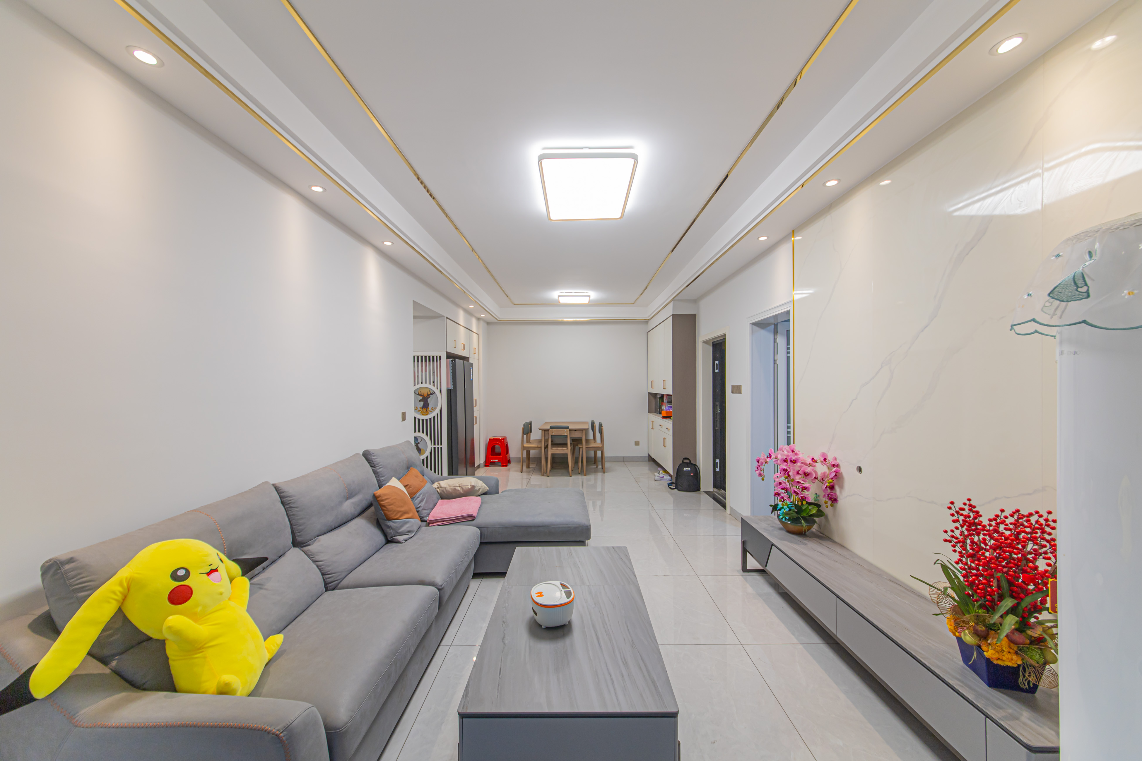 夏威夷碧水春城(碧桂园城市花园) 3室2厅1卫 105.0万 夏威夷碧水春城(碧桂园城市花园) 3室2厅1卫 105.0万客厅