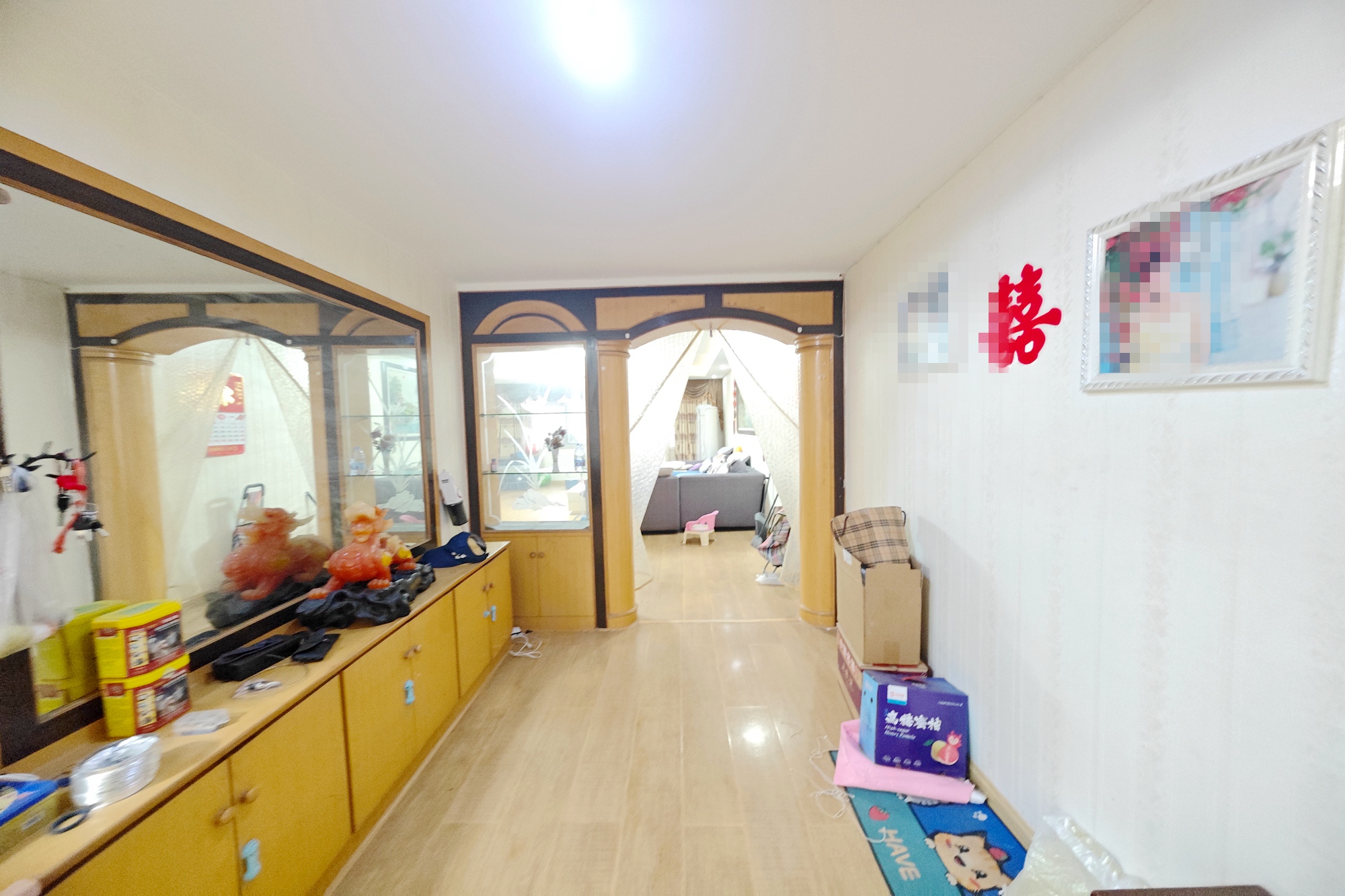 恒达时代花园  4室2厅2卫   127.90万客厅