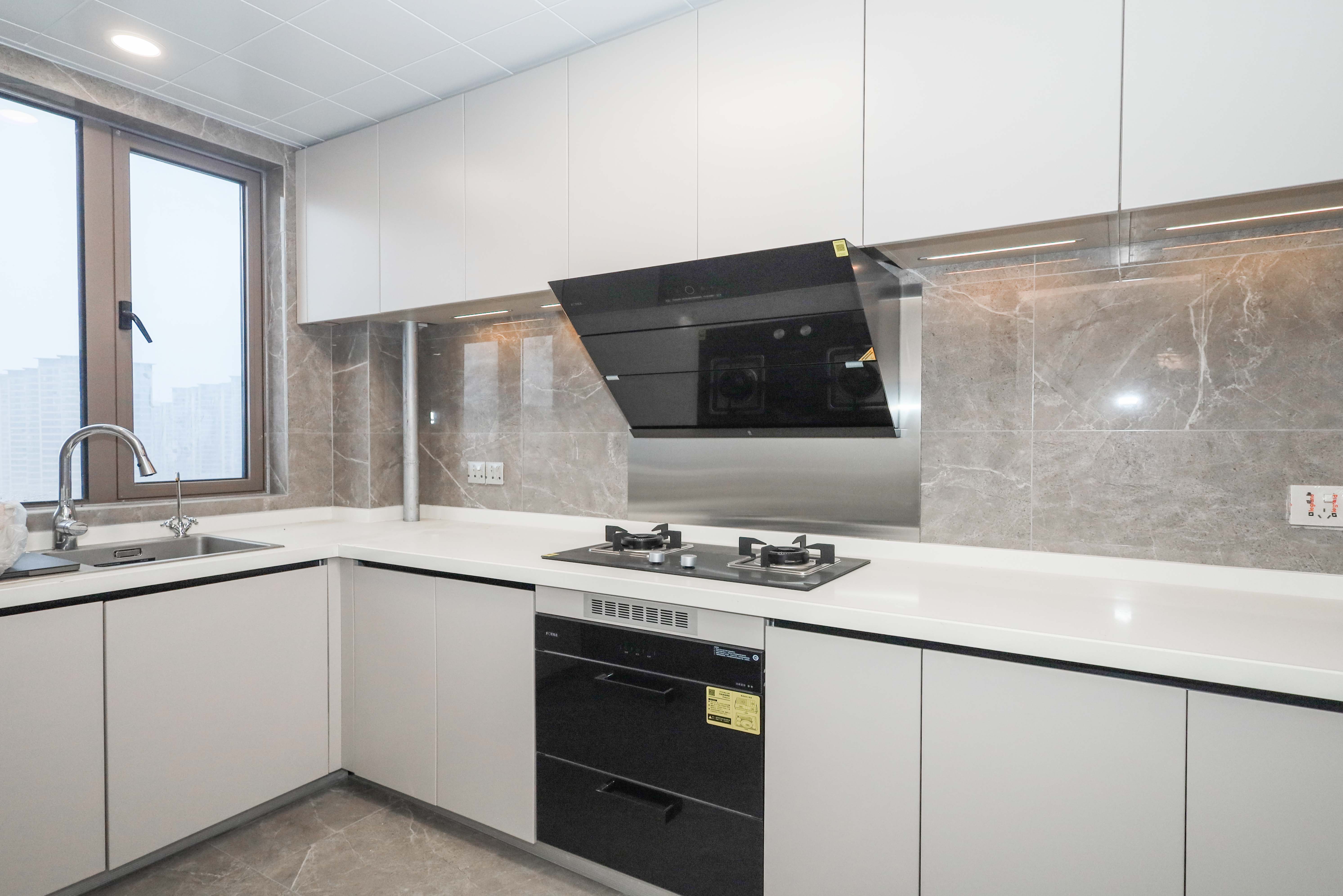 长沙溪山悦 4室2厅2卫 119.0万 长沙溪山悦 4室2厅2卫 119.0万厨房