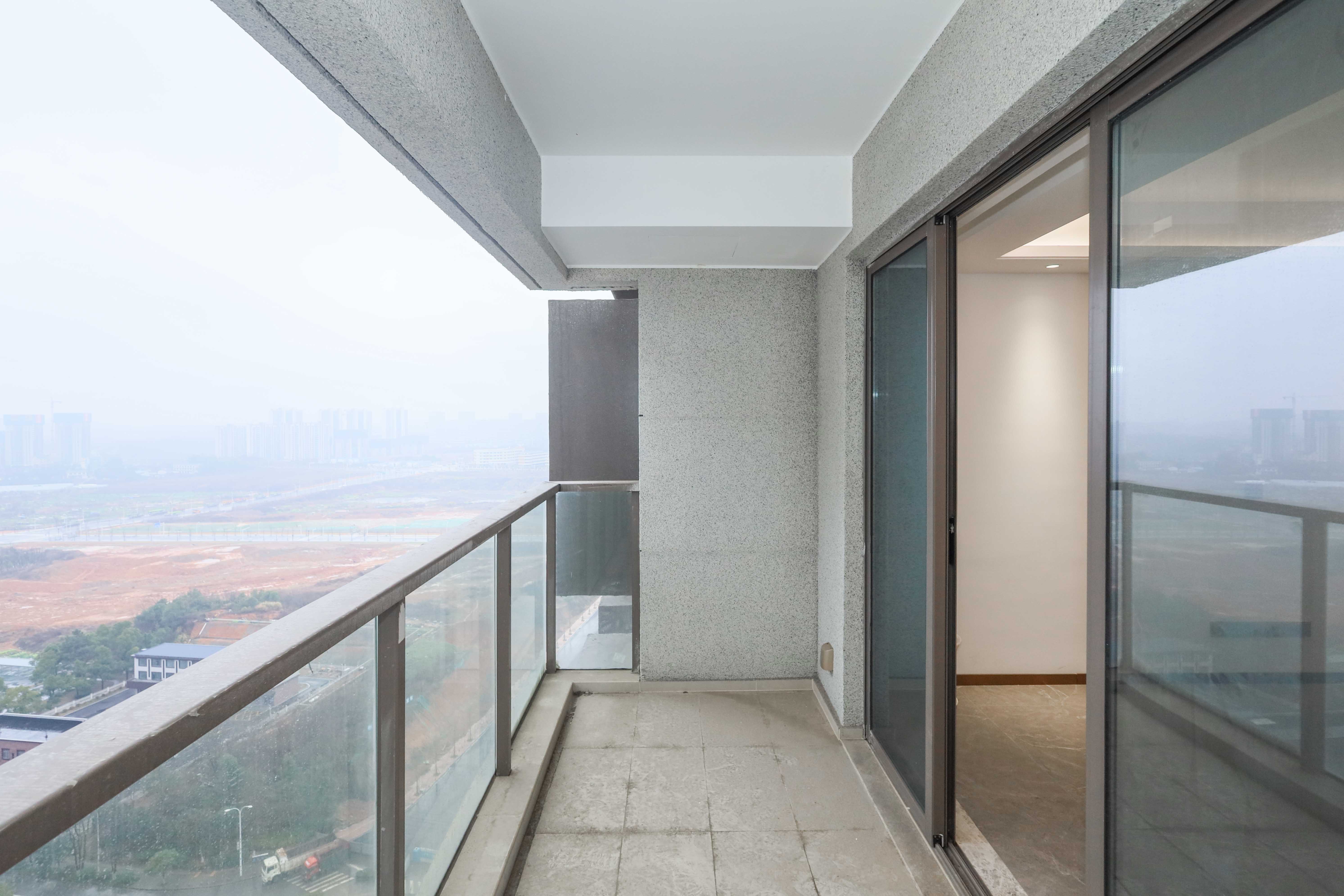 长沙溪山悦 4室2厅2卫 119.0万 长沙溪山悦 4室2厅2卫 119.0万阳台