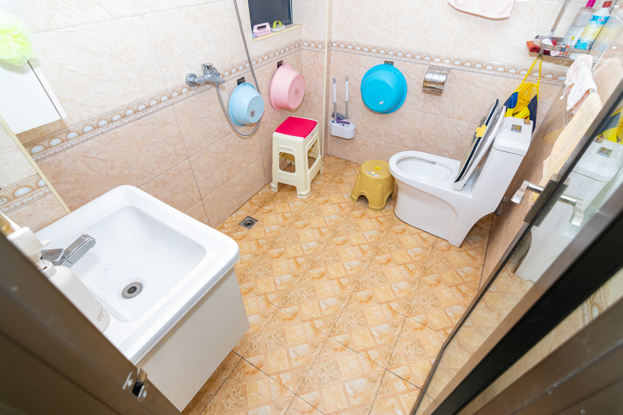 澳海月亮湾 3室2厅2卫 90.0万 澳海月亮湾 3室2厅2卫 90.0万卫生间